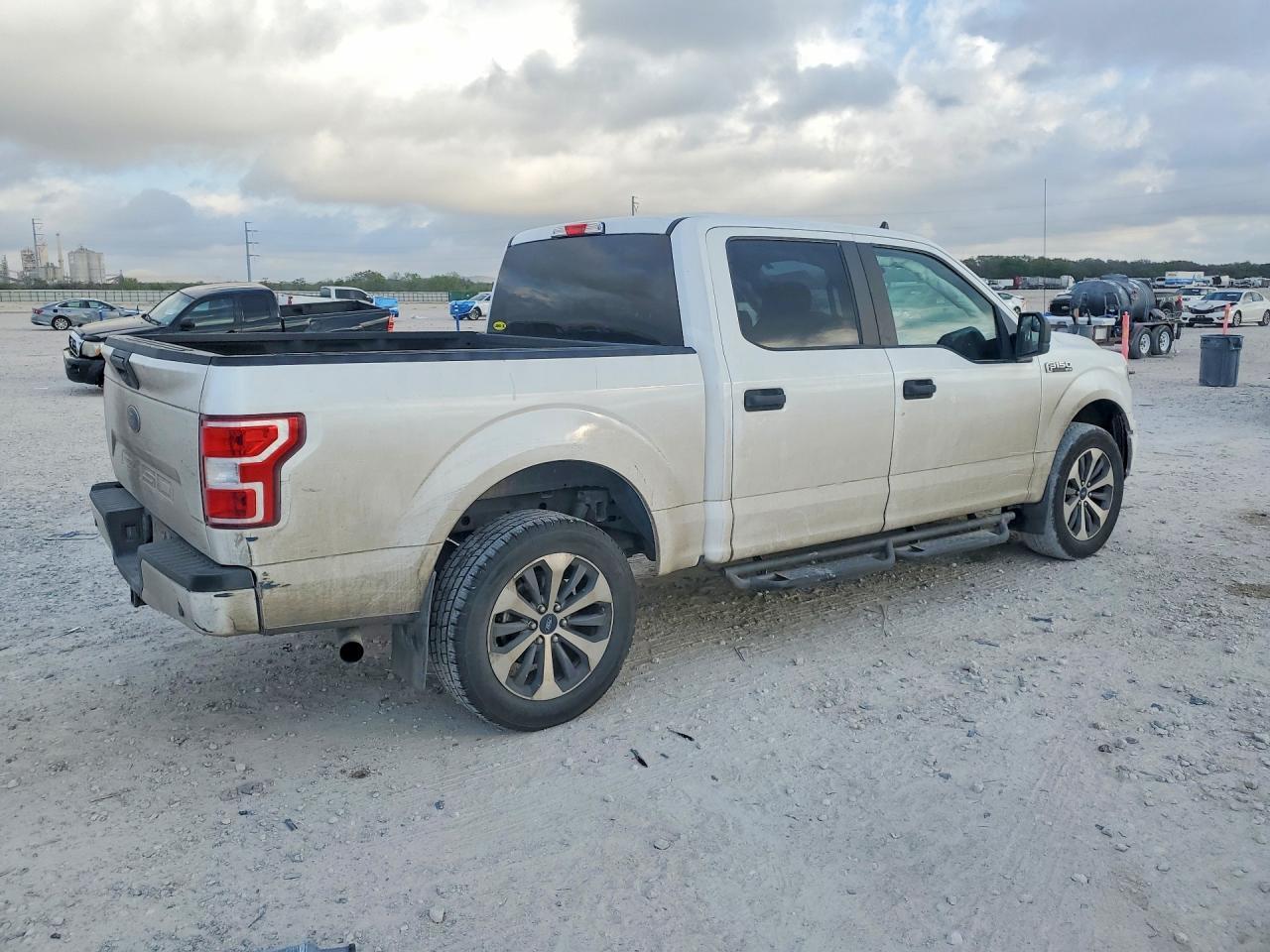 2020 Ford F150 - zdjęcie 3