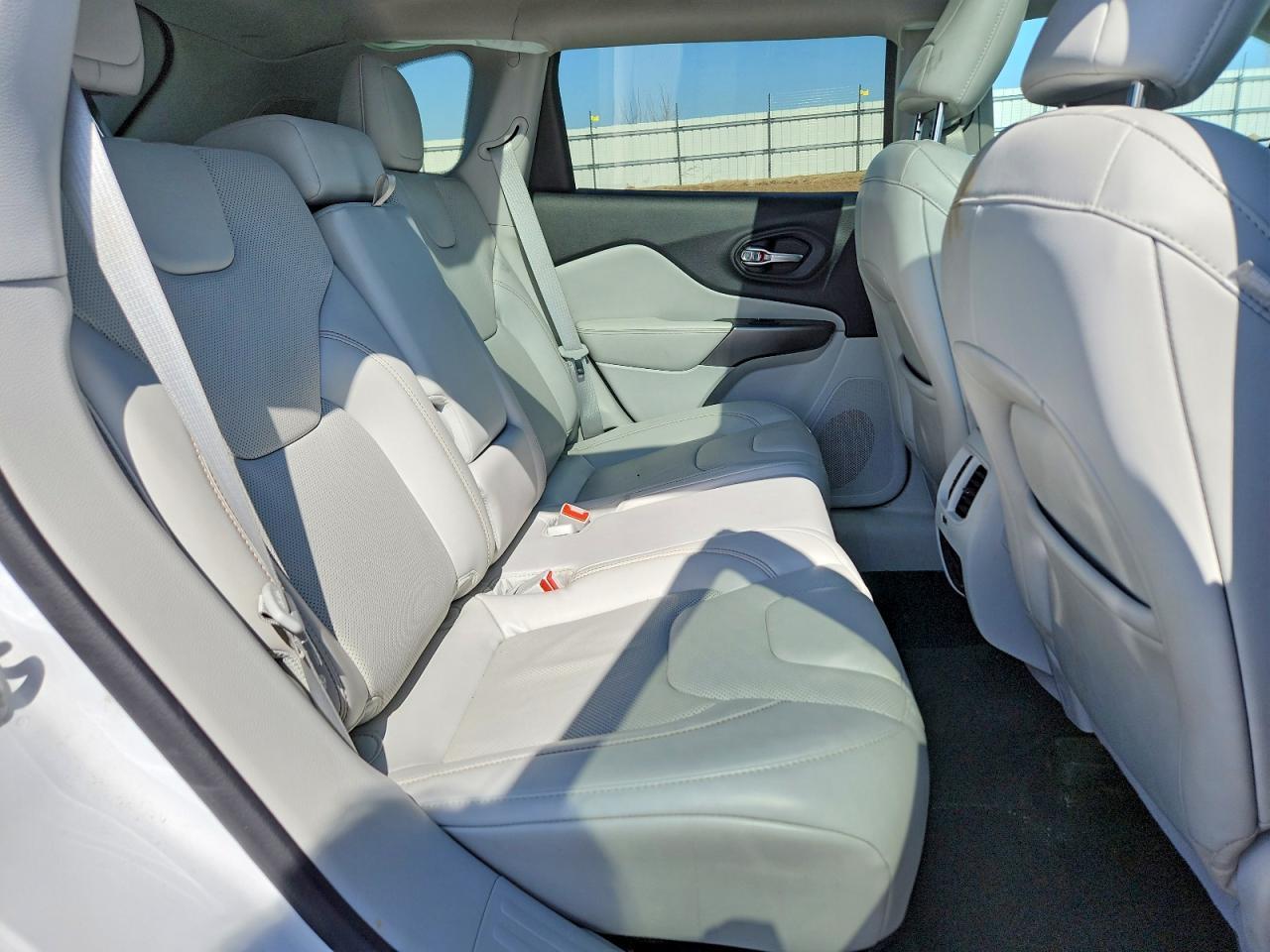 2020 Jeep Cherokee Limited - zdjęcie 10