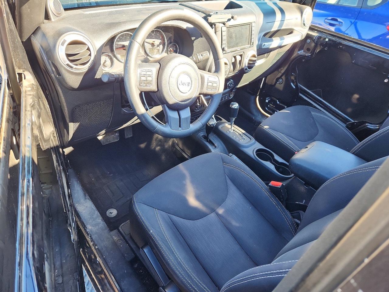 2014 Jeep Wrangler Sahara - zdjęcie 8
