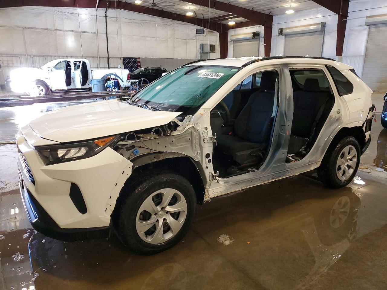 2019 Toyota Rav4 Le - zdjęcie główne