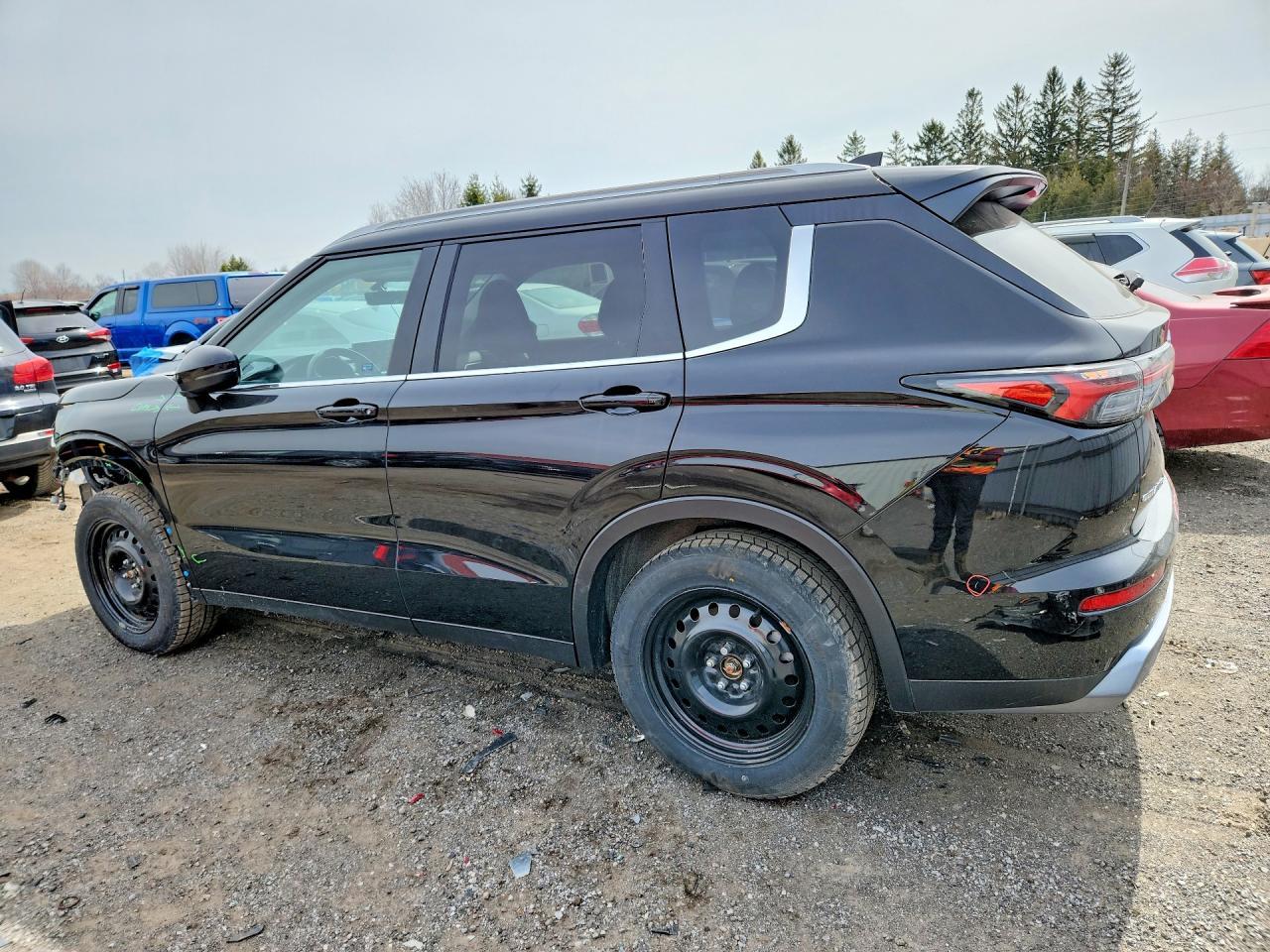 2025 Mitsubishi Outlander Se - zdjęcie 2