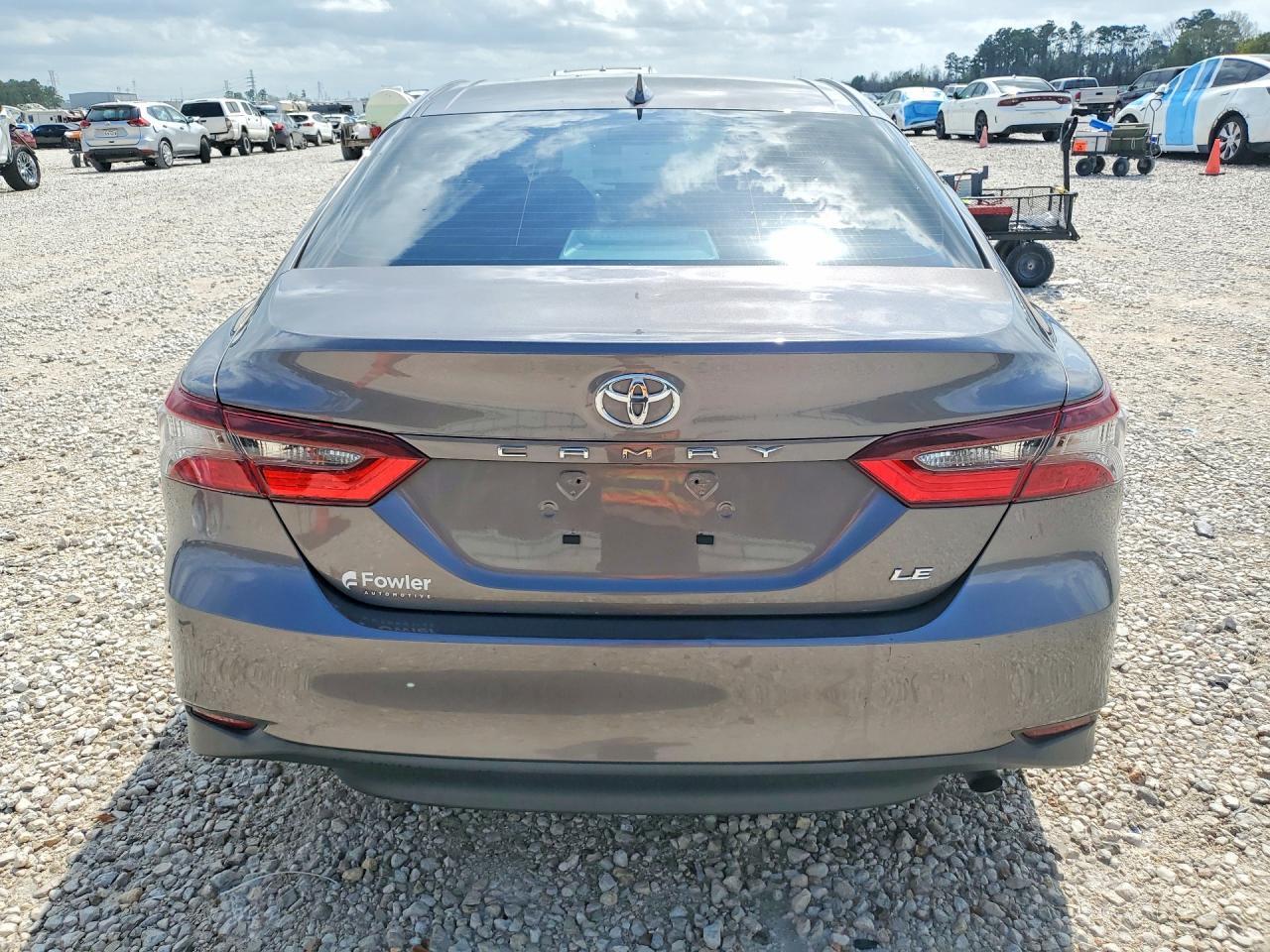 2024 Toyota Camry Le - zdjęcie 6