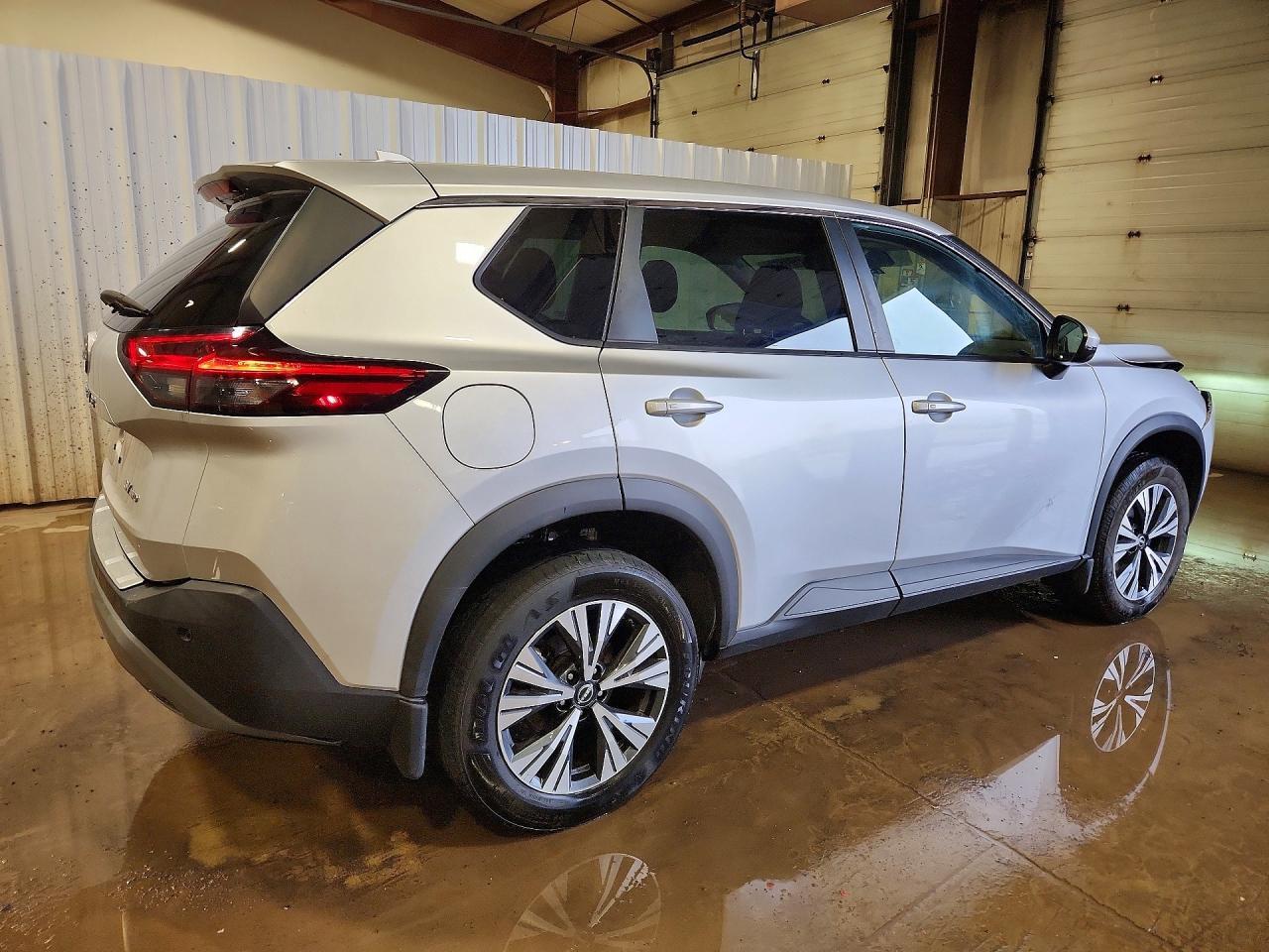 2022 Nissan Rogue Sv - zdjęcie 3