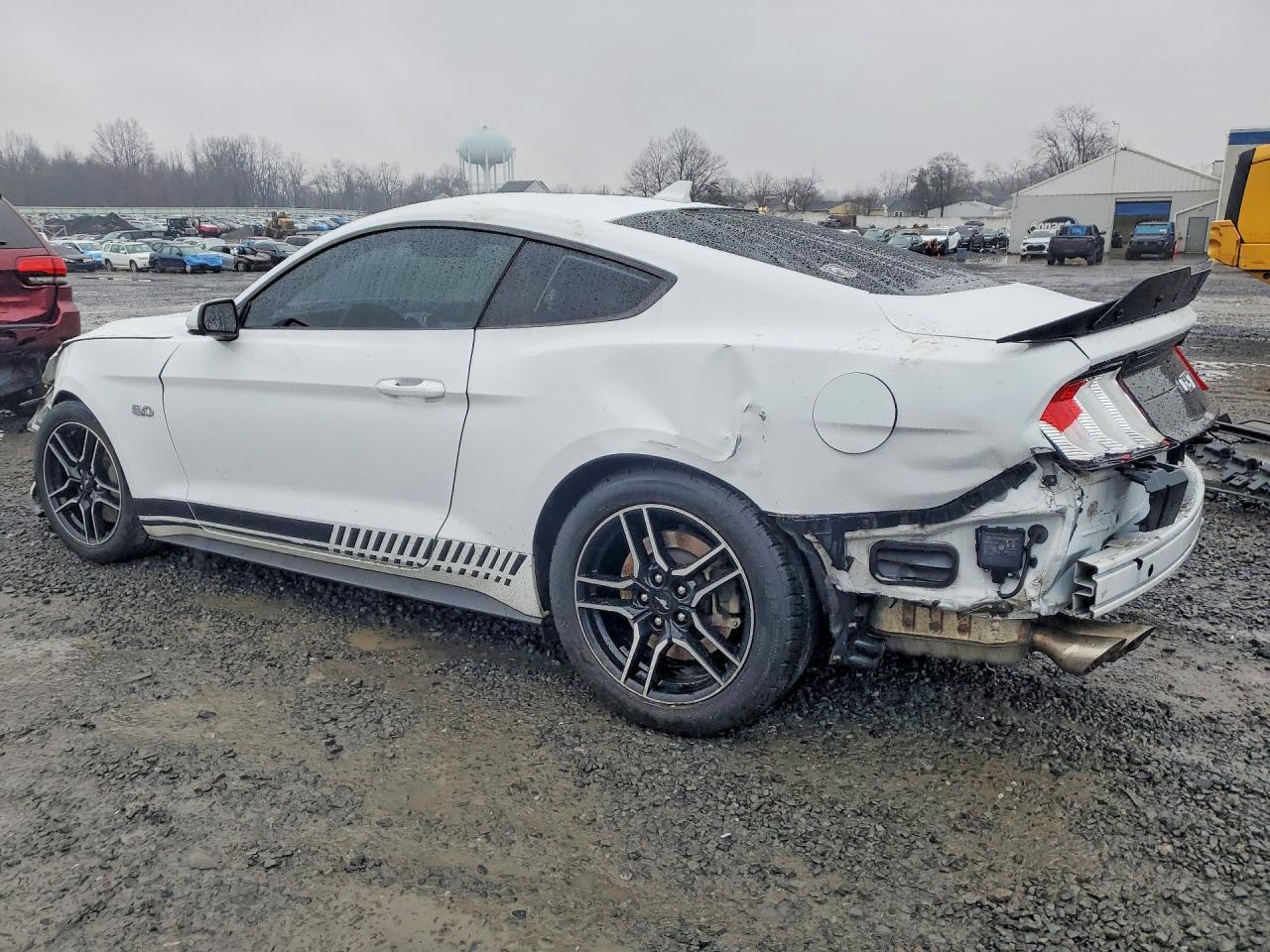 2023 Ford Mustang Gt - zdjęcie 2