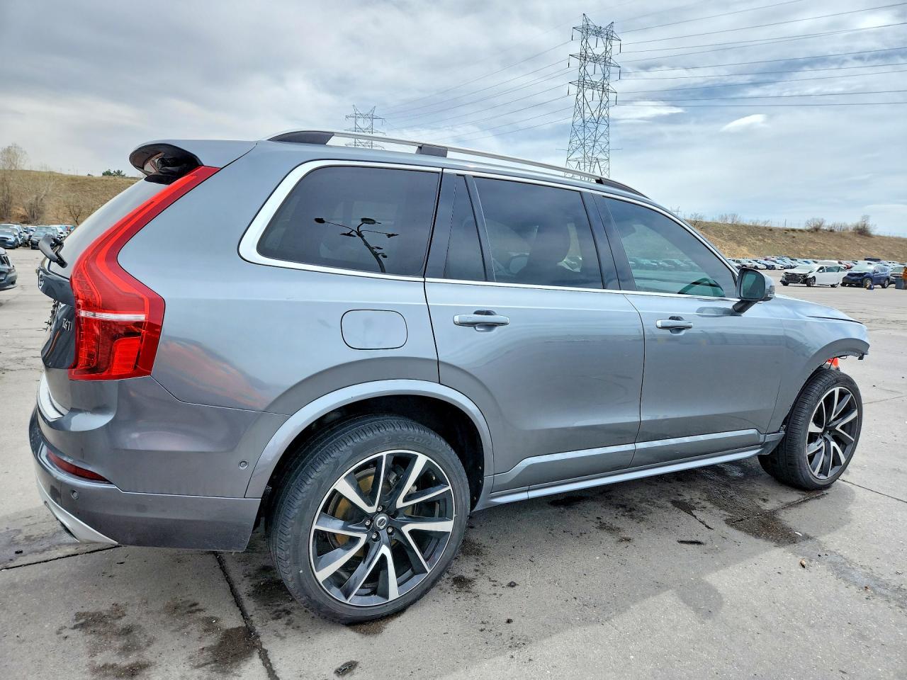2019 Volvo Xc90 T6 Momentum - zdjęcie 3