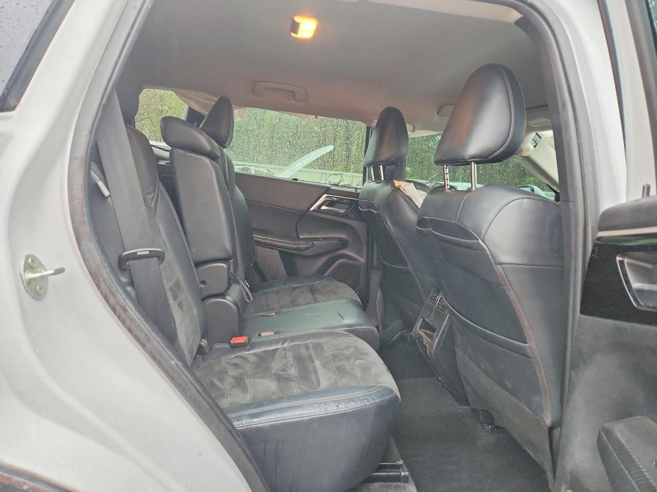 2022 Mitsubishi Outlander Se - zdjęcie 11