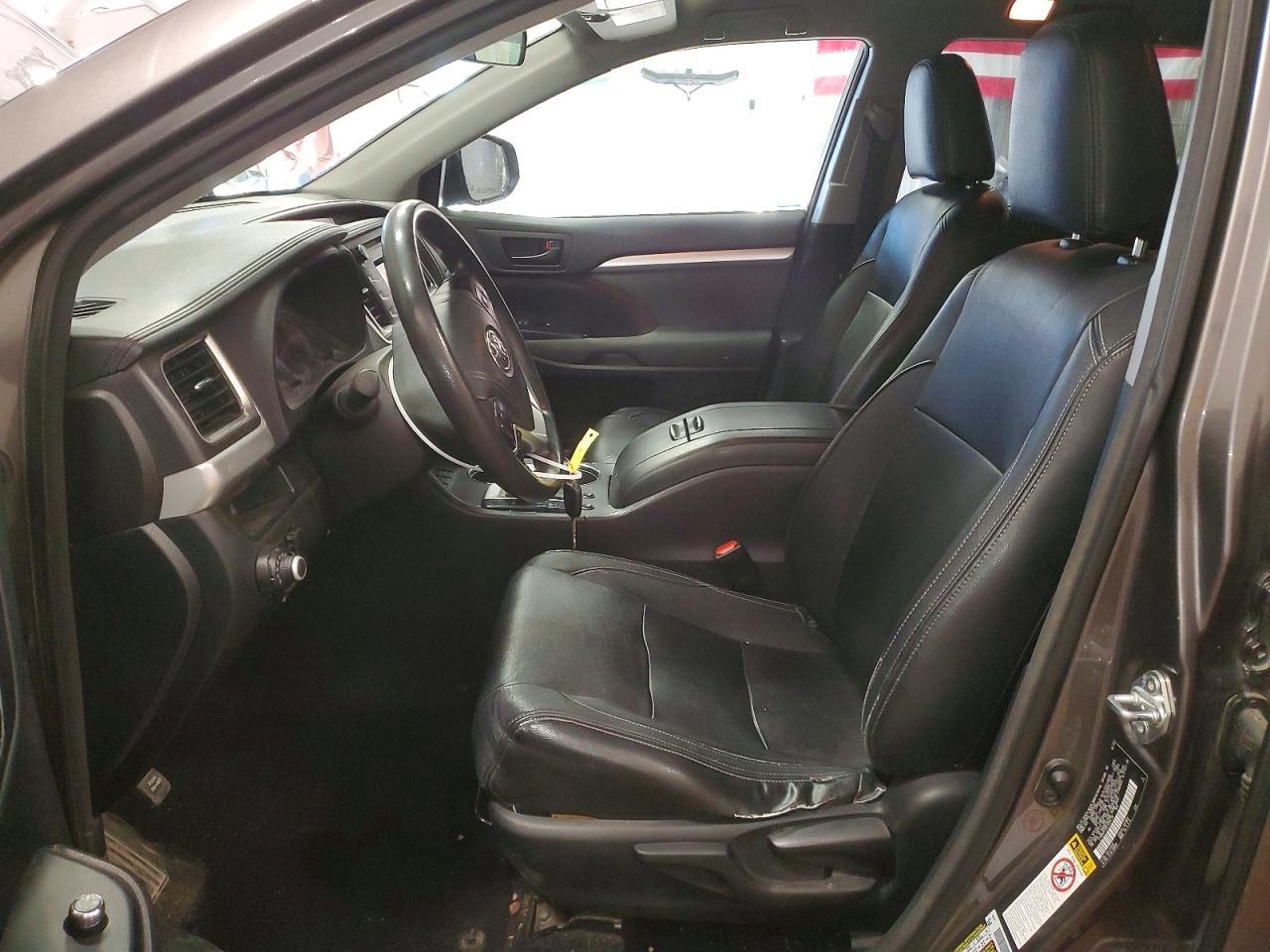 2014 Toyota Highlander Le - zdjęcie 7