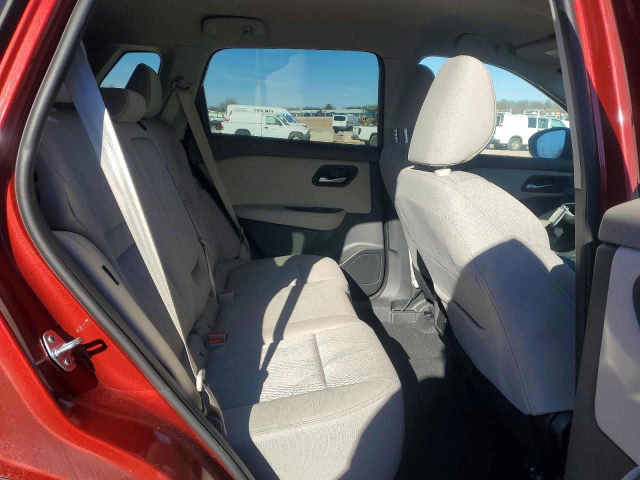 2025 Nissan Rogue Sv - zdjęcie 11