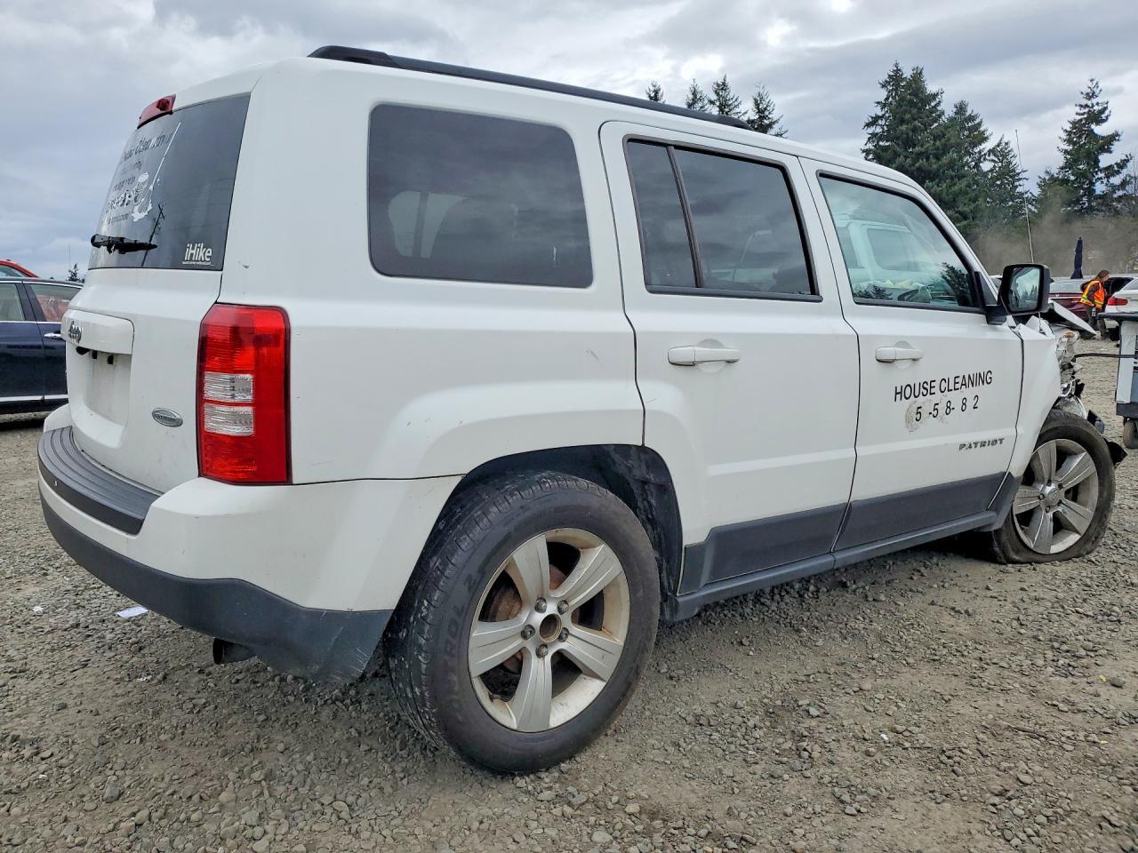 2014 Jeep Patriot Latitude - zdjęcie 3