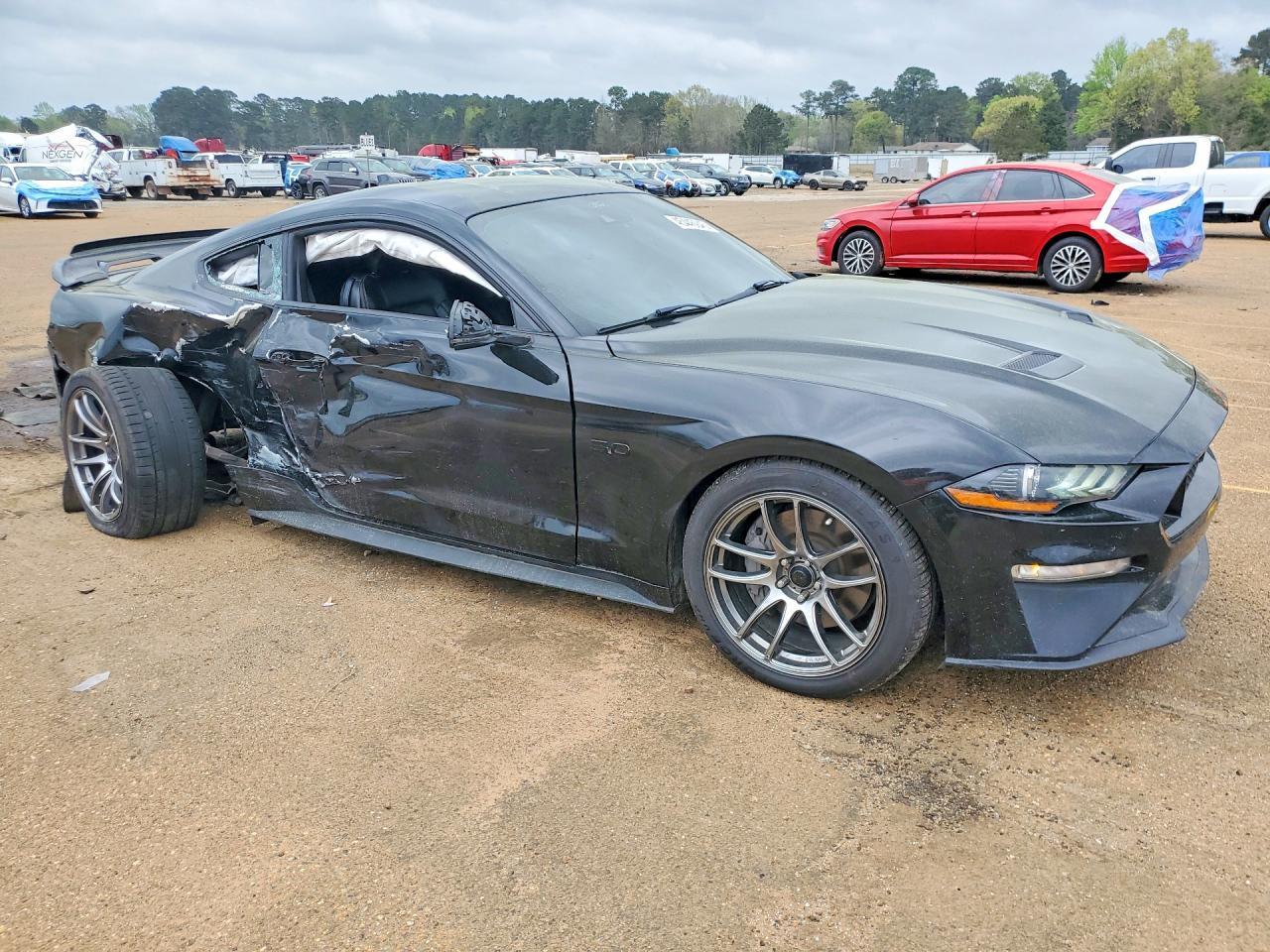 2021 Ford Mustang Gt - zdjęcie 4