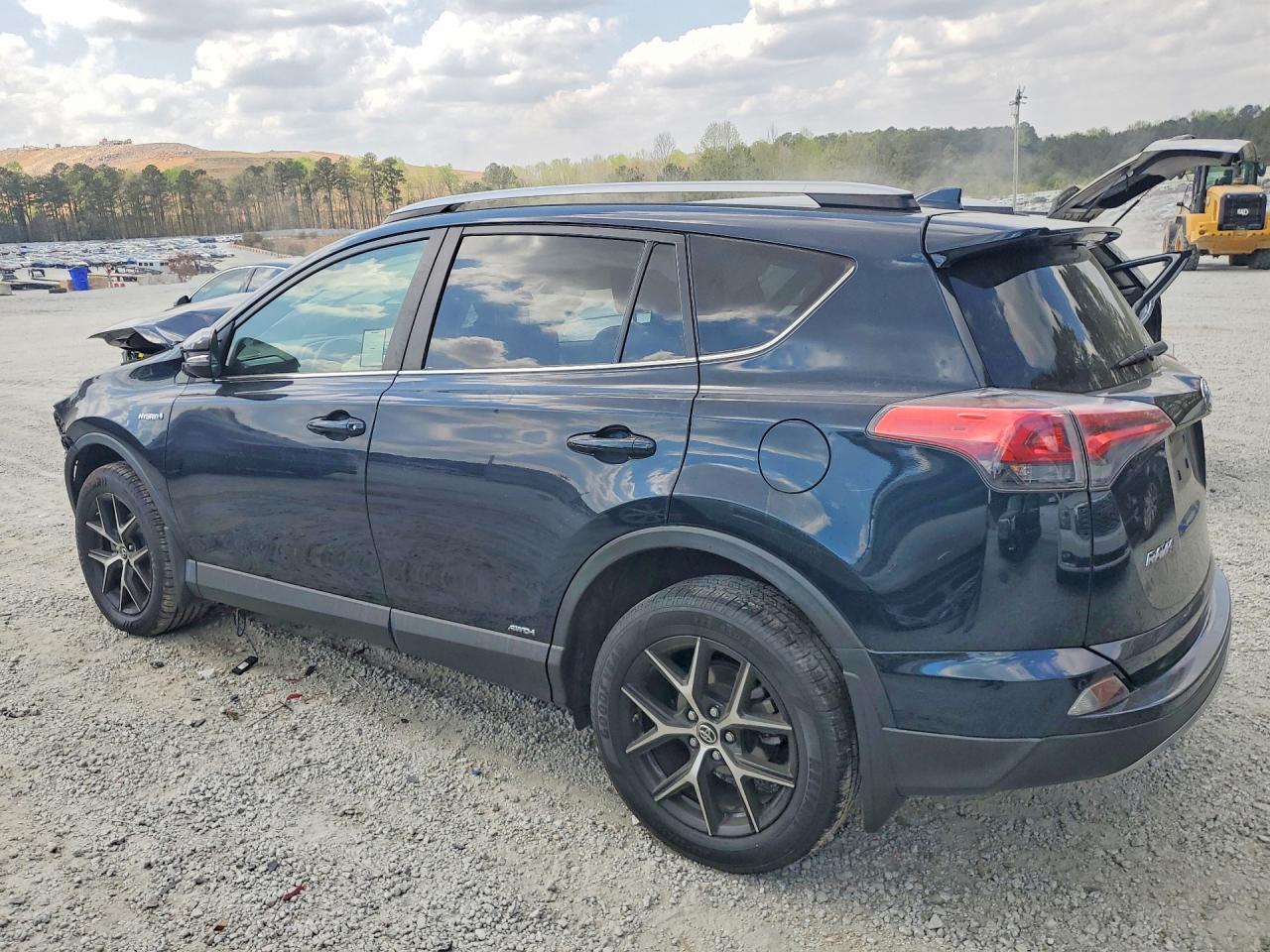 2018 Toyota Rav4 Hybrid Se - zdjęcie 2