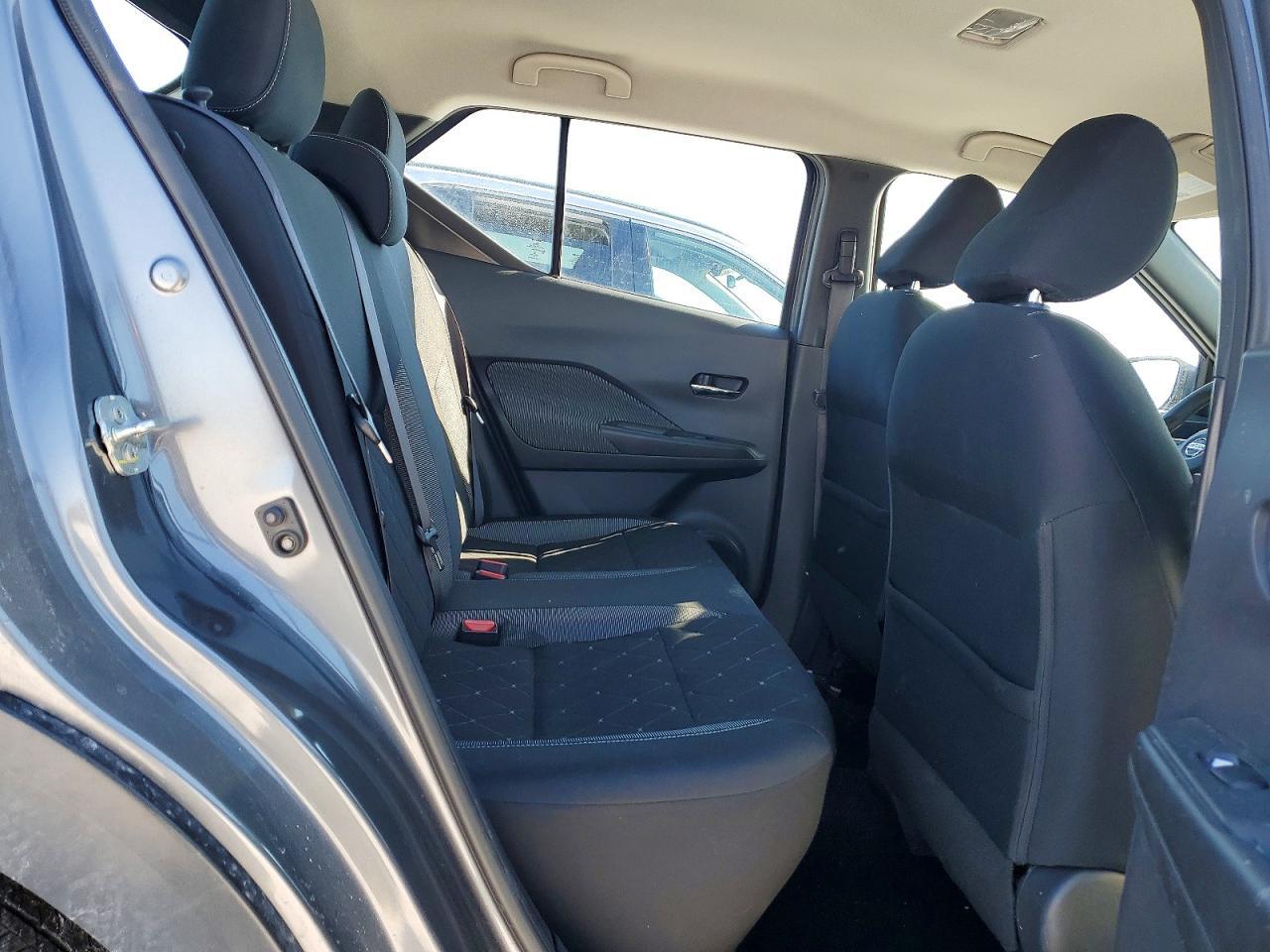 2019 Nissan Kicks S - zdjęcie 11