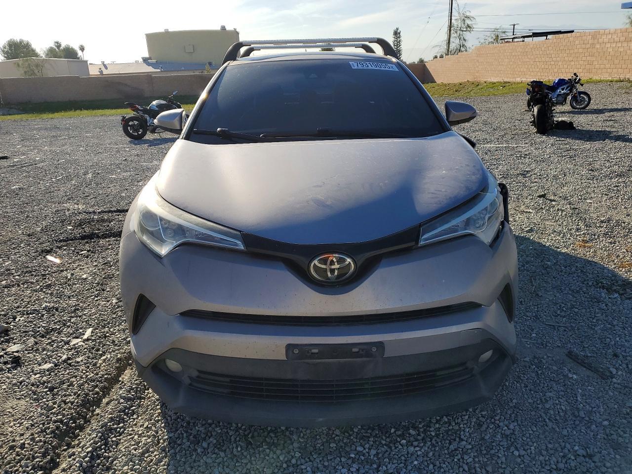 2018 Toyota C-Hr Xle Premium - zdjęcie 5