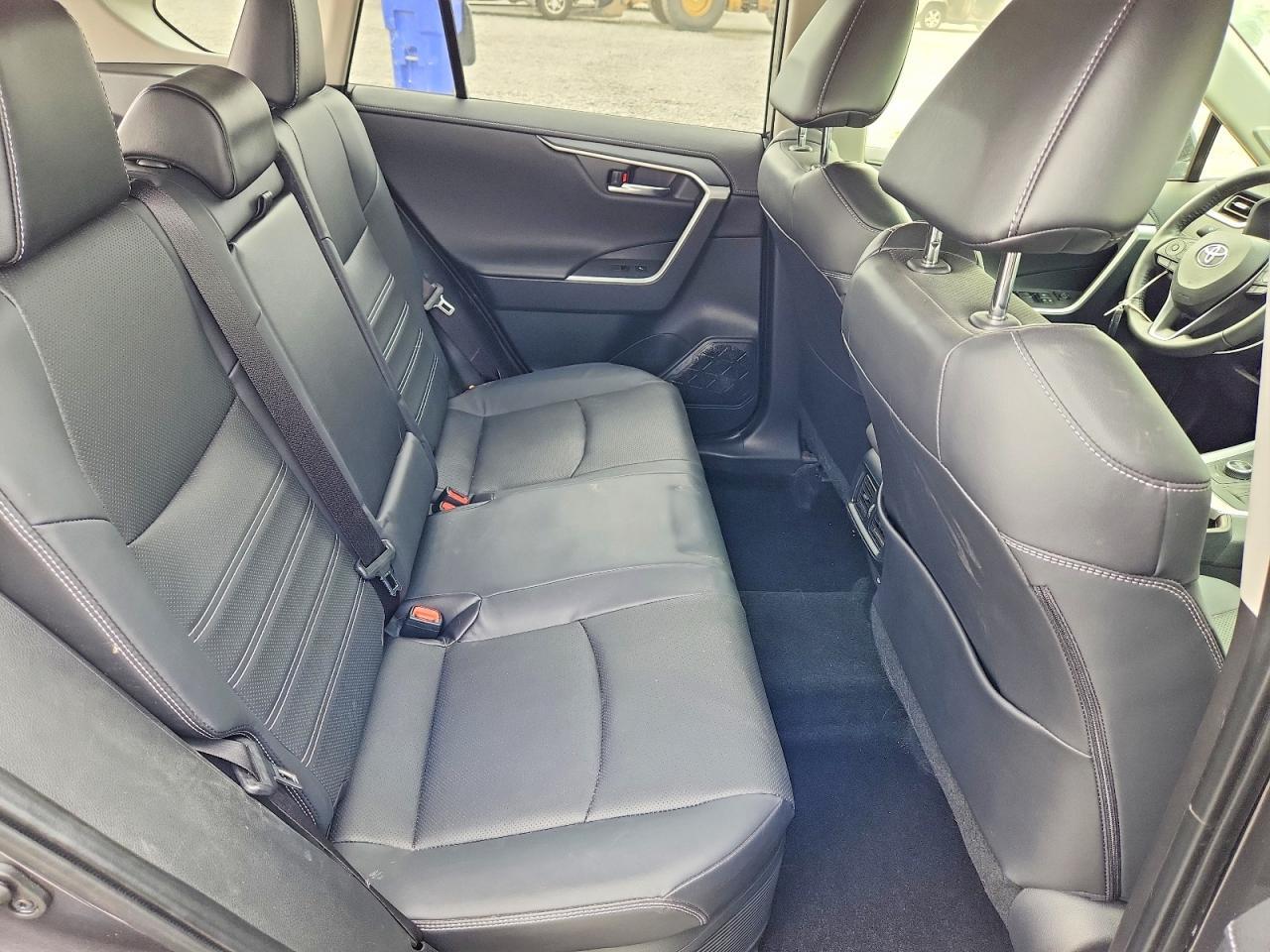 2023 Toyota Rav4 Hybrid Limited - zdjęcie 11