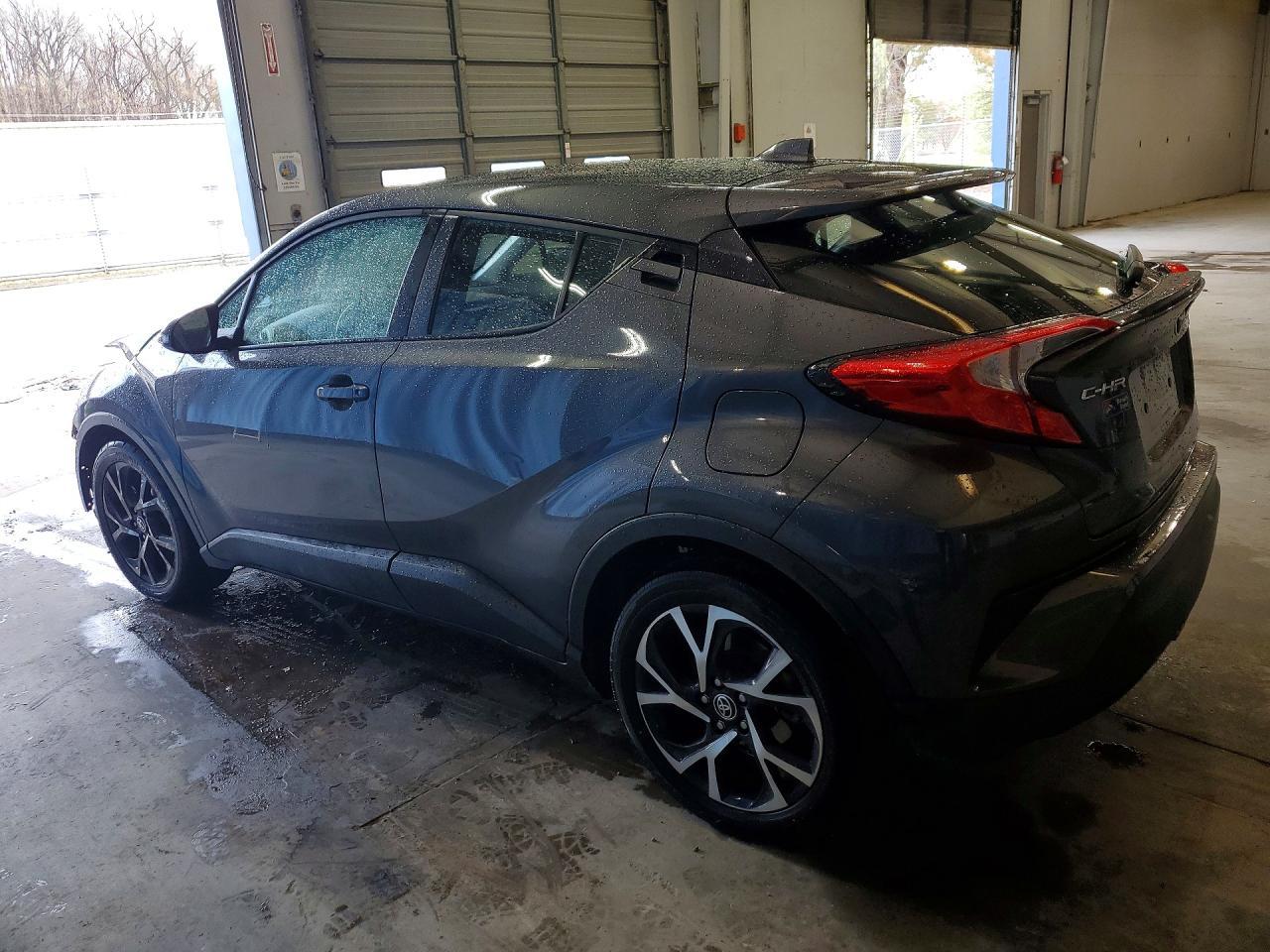 2021 Toyota C-Hr Xle - zdjęcie 2