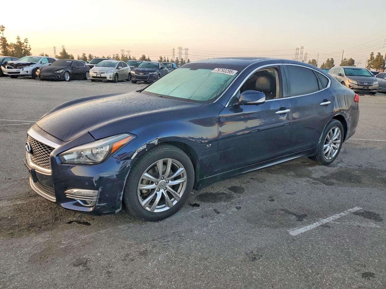 2017 Infiniti Q70 3.7 - zdjęcie główne