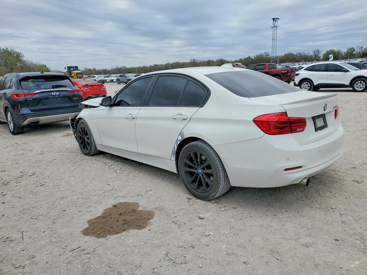 2016 BMW 320 I - zdjęcie 2