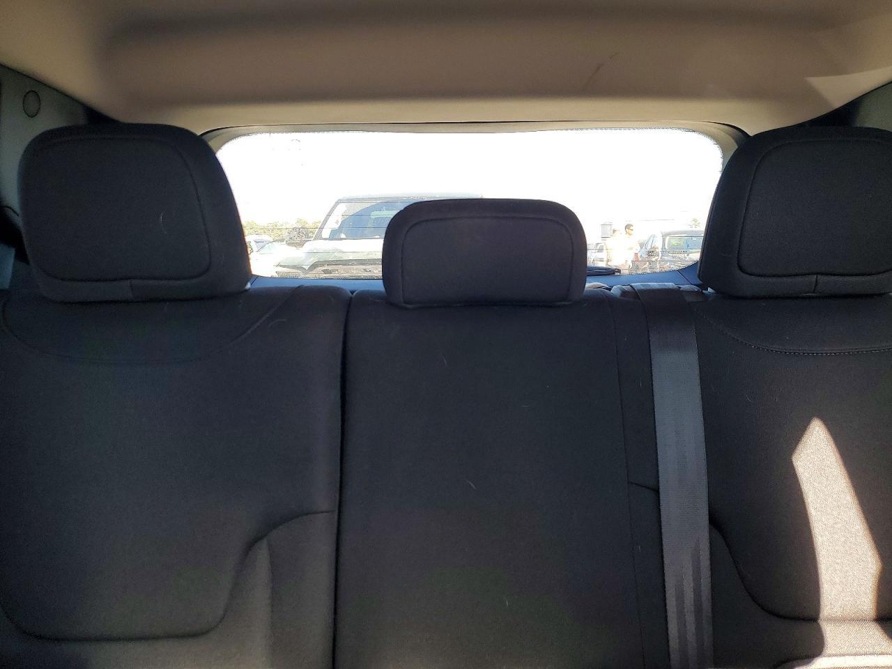 2021 Jeep Renegade Latitude - zdjęcie 10