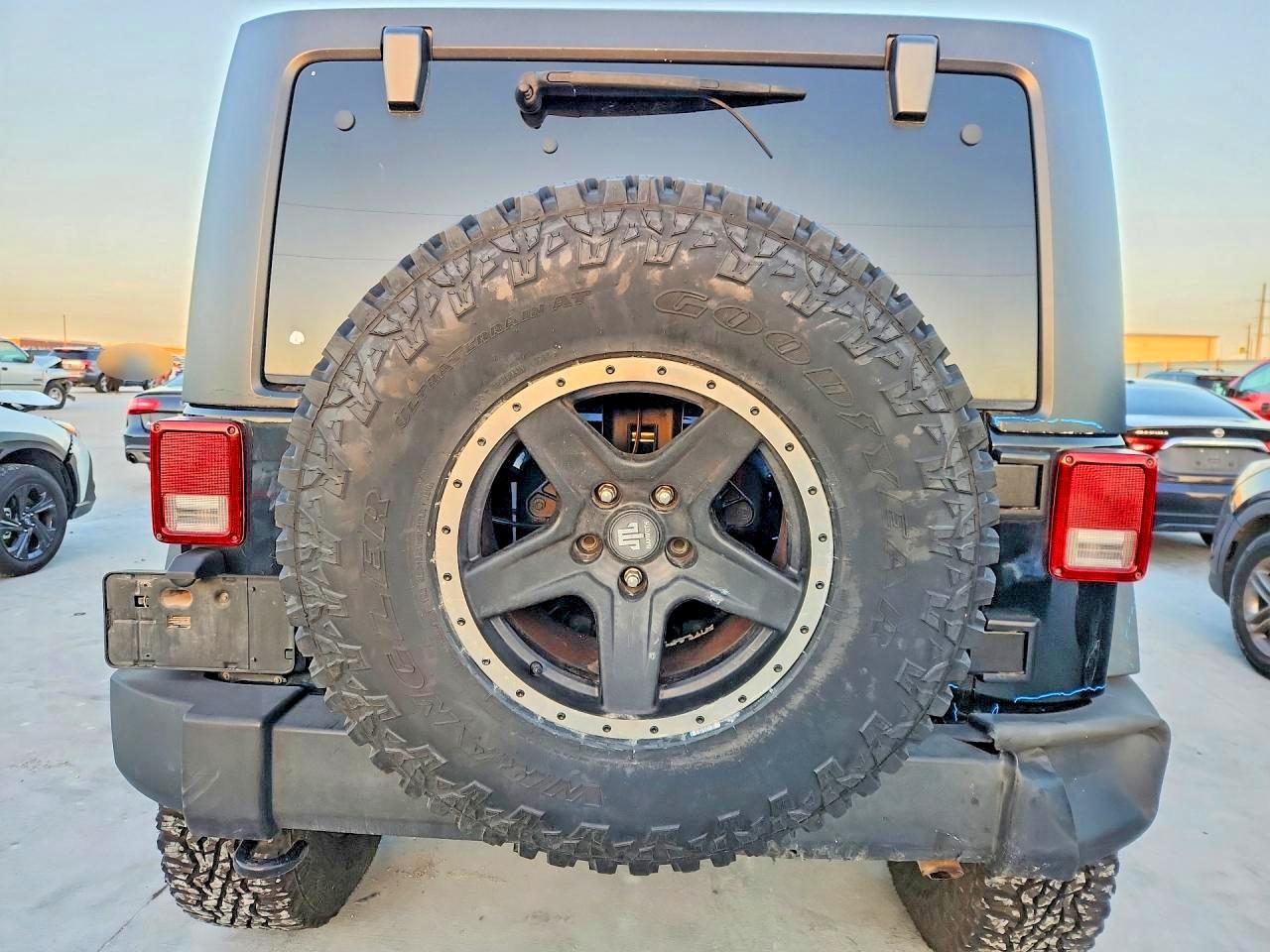 2013 Jeep Wrangler Unlimited Rubicon - zdjęcie 6