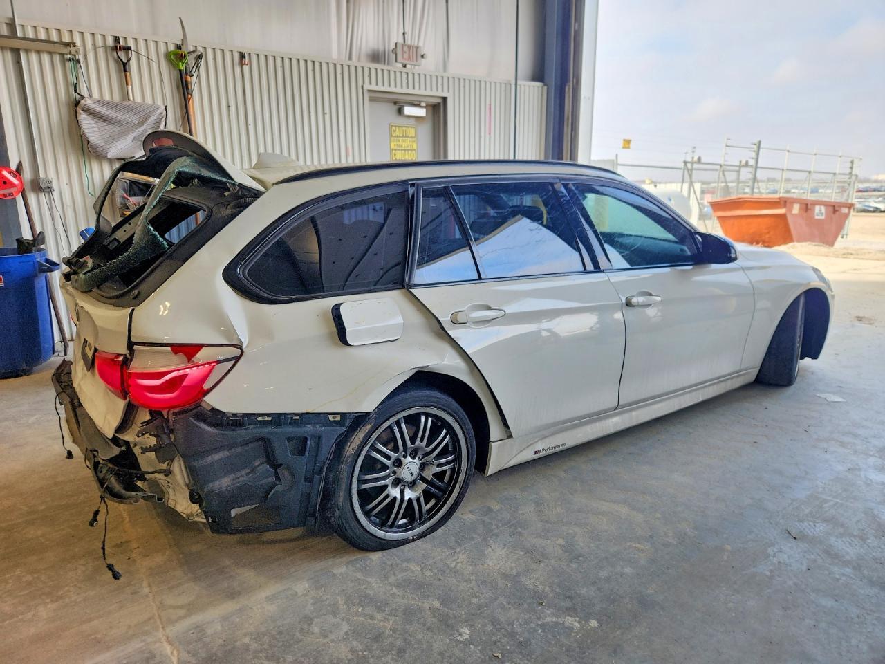 2017 BMW 330 Xi - zdjęcie 3