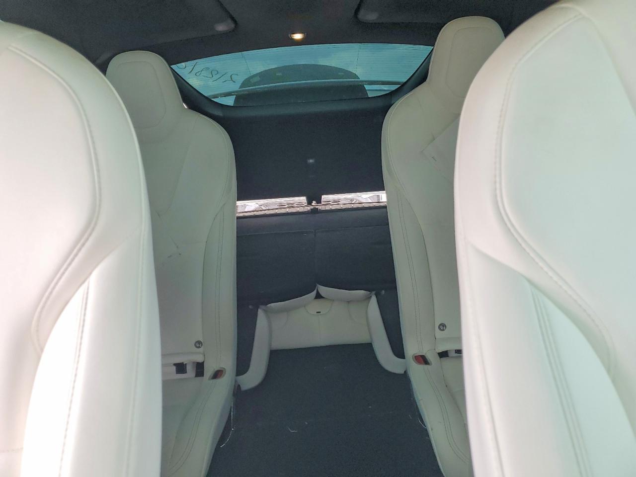 2020 Tesla Model X - zdjęcie 11