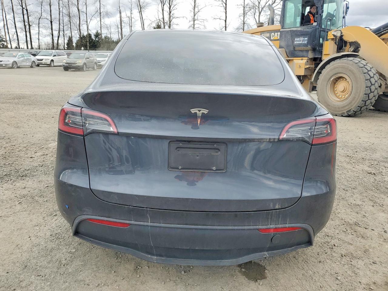 2024 Tesla Model Y - zdjęcie 6