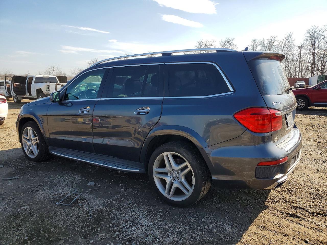 2015 Mercedes-Benz Gl 550 4Matic - zdjęcie 2