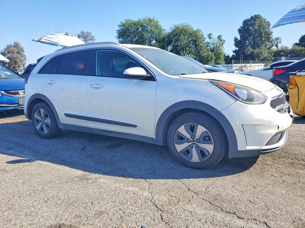 2017 Kia Niro Lx - zdjęcie 4