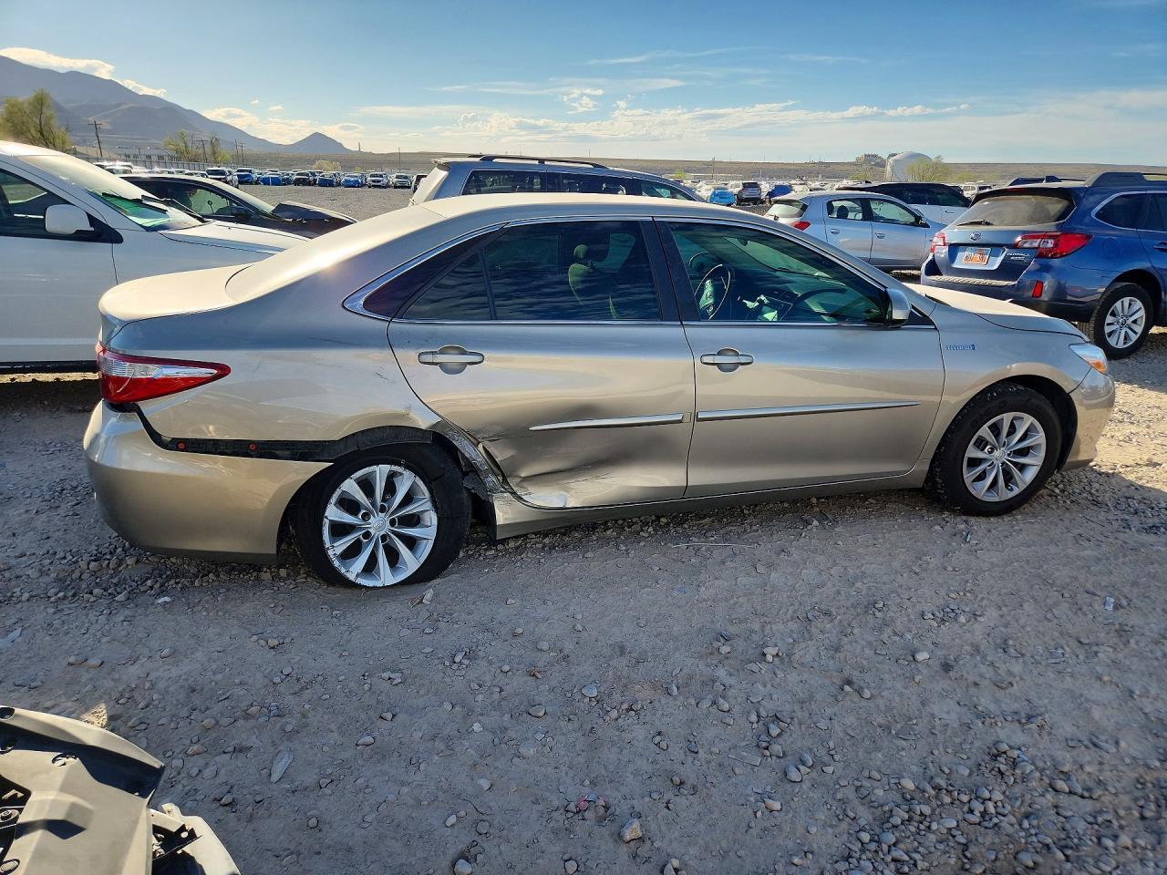 2015 Toyota Camry Hybrid Le - zdjęcie 3