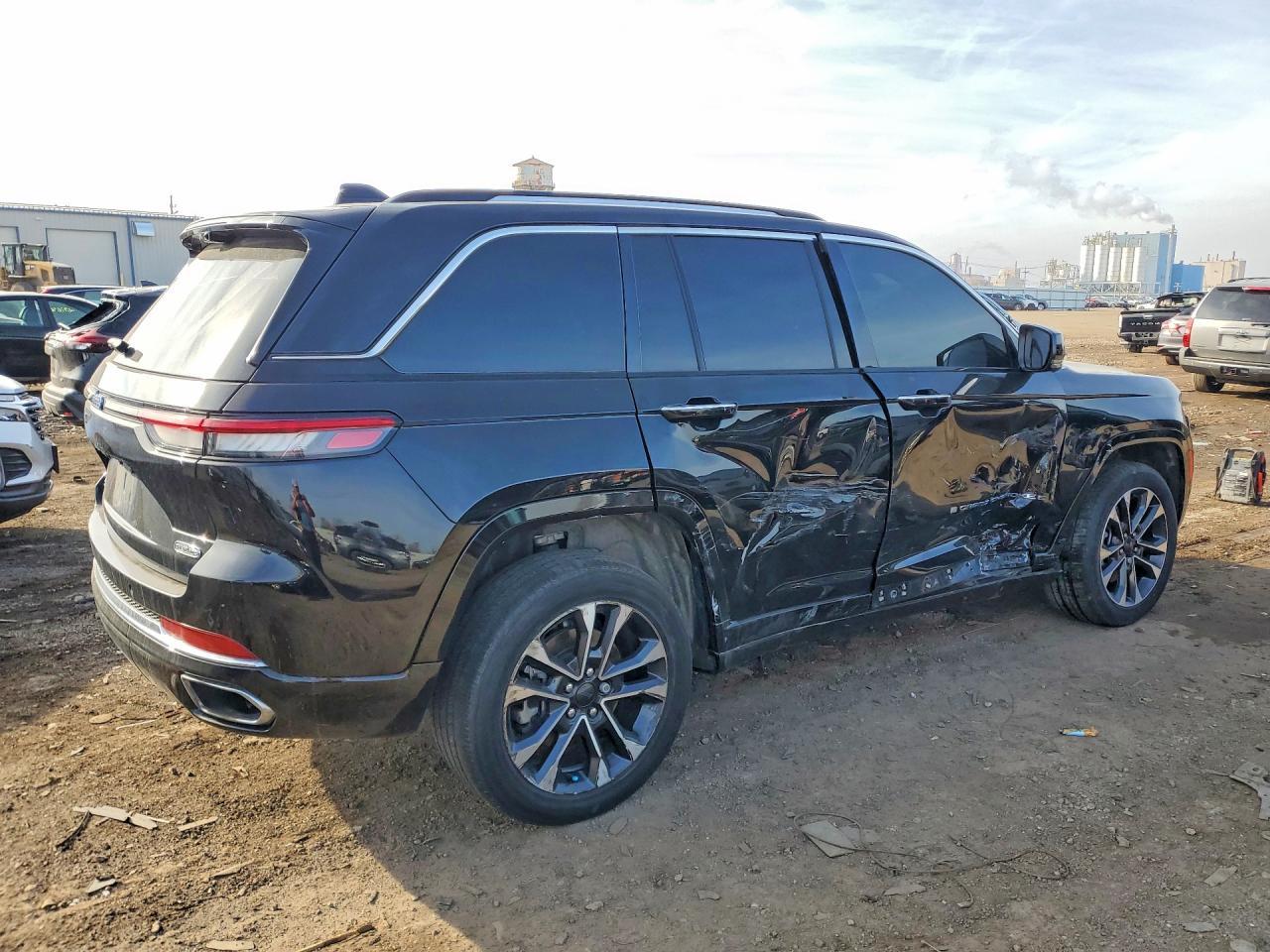 2023 Jeep Grand Cherokee Overland 4Xe - zdjęcie 3