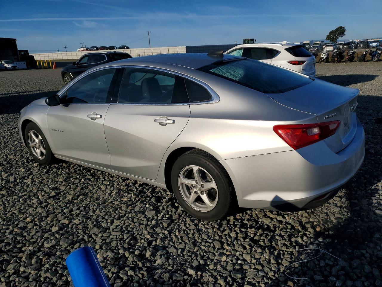 2016 Chevrolet Malibu Ls - zdjęcie 2
