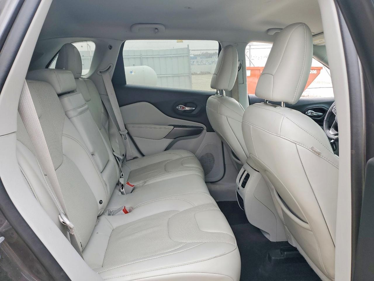 2019 Jeep Cherokee Limited - zdjęcie 11