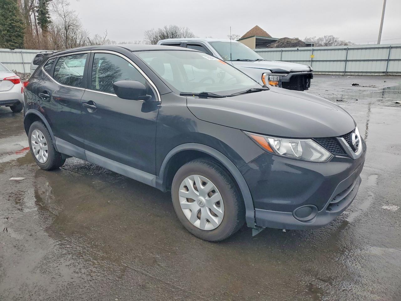 2017 Nissan Rogue Sport S - zdjęcie 4