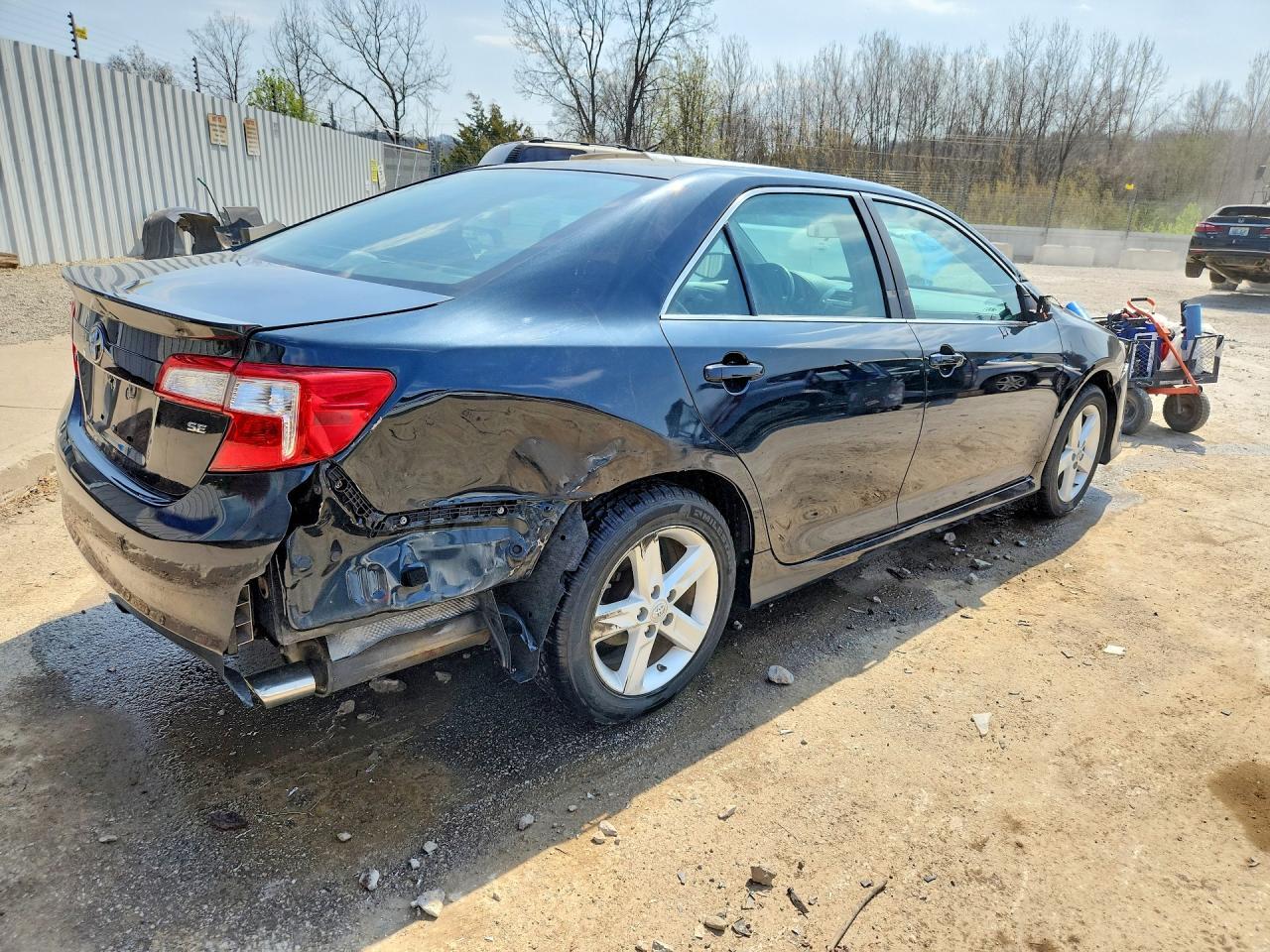 2013 Toyota Camry Se - zdjęcie 3