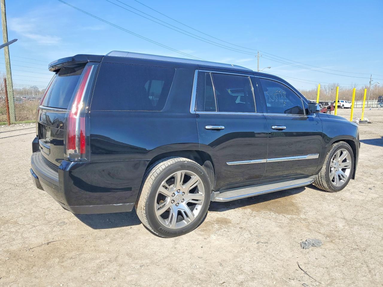 2015 Cadillac Escalade Luxury - zdjęcie 3