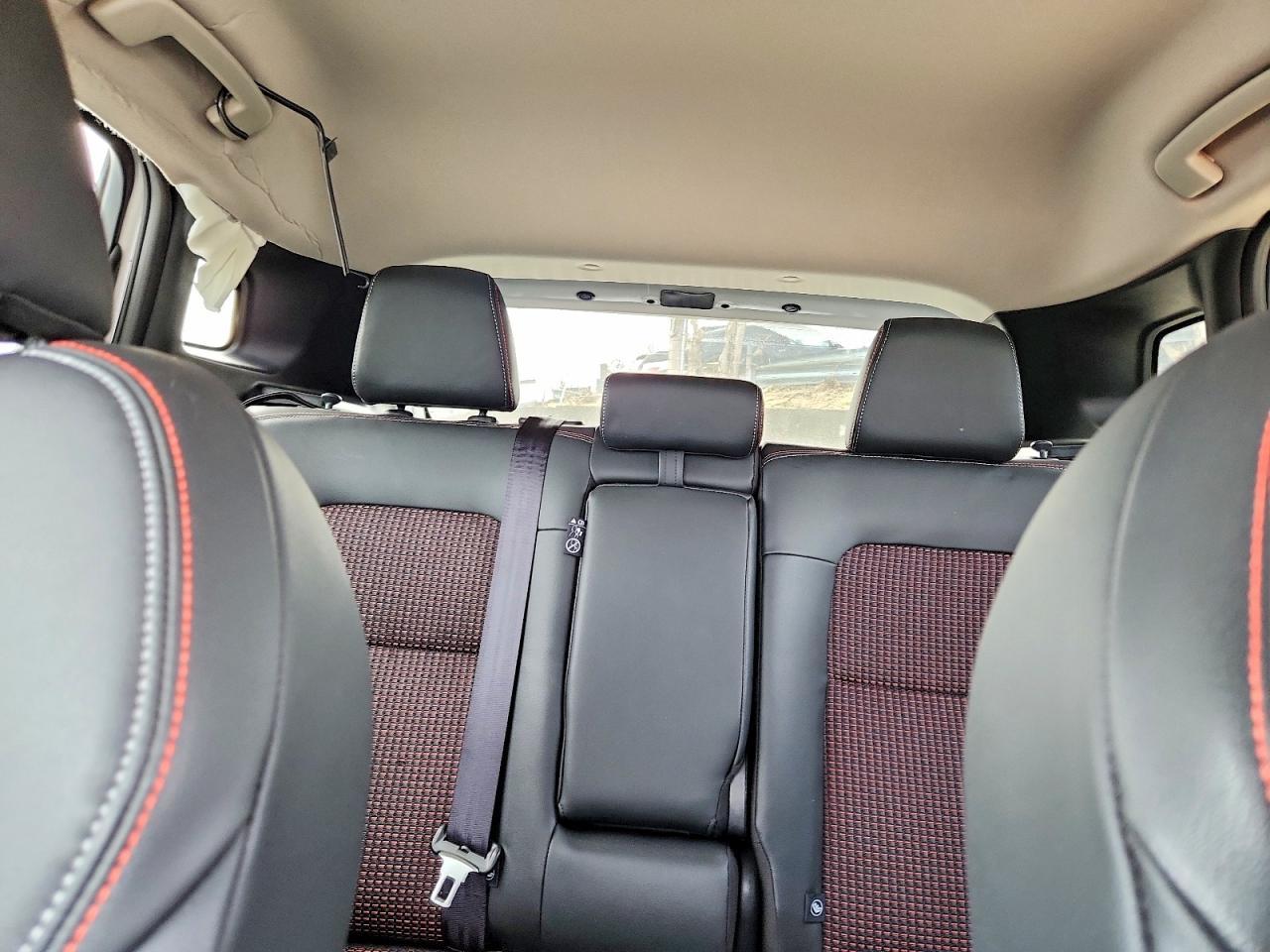 2025 Nissan Kicks Sr - zdjęcie 10