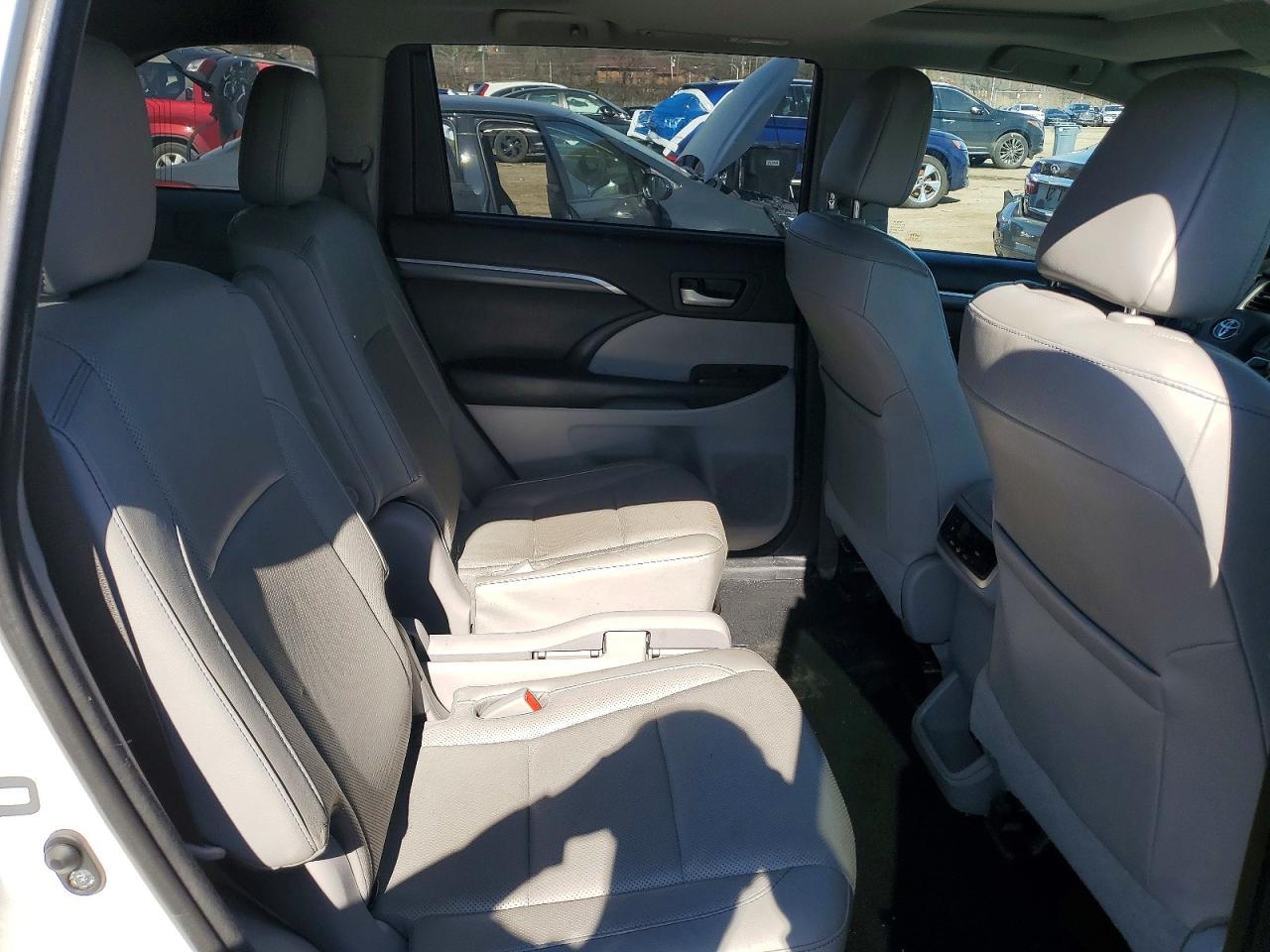 2018 Toyota Highlander Hybrid Limited - zdjęcie 11