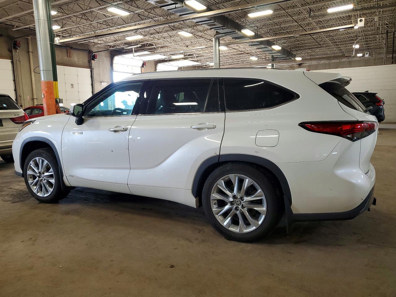 2021 Toyota Highlander Hybrid Limited - zdjęcie 2