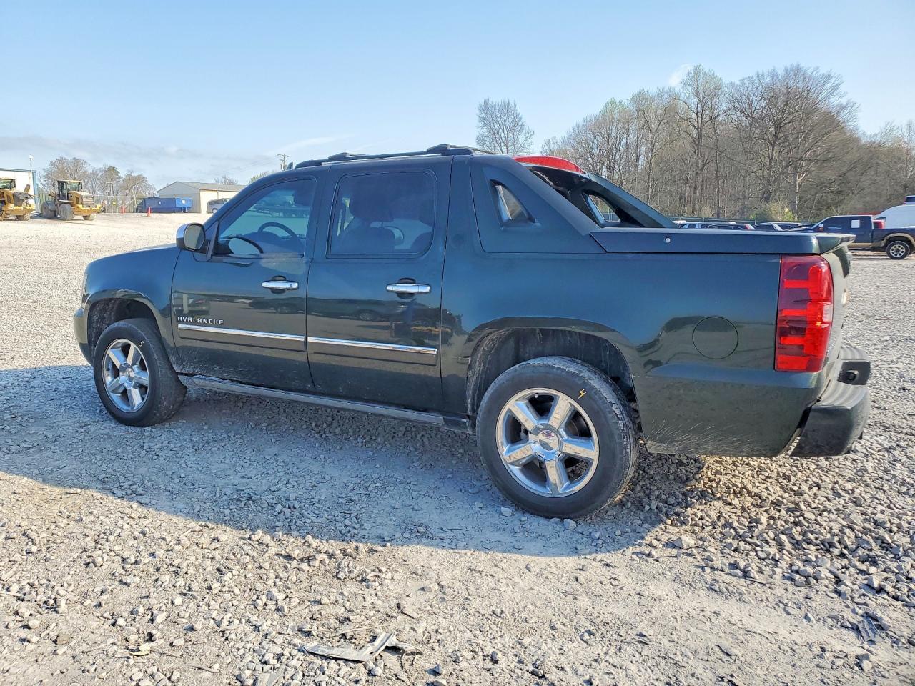 2013 Chevrolet Avalanche Ltz - zdjęcie 2