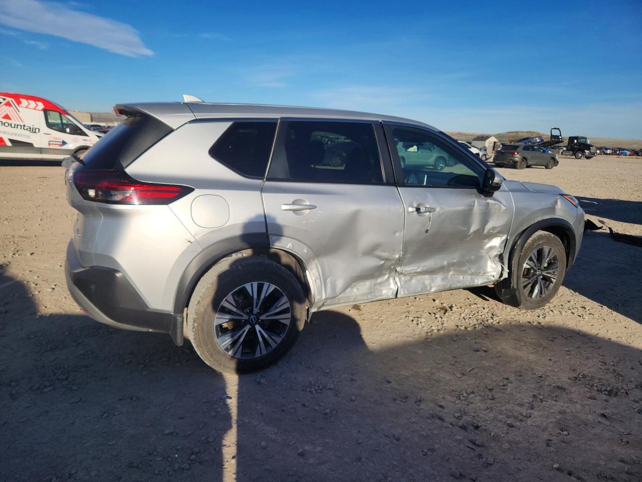 2022 Nissan Rogue Sv - zdjęcie 3