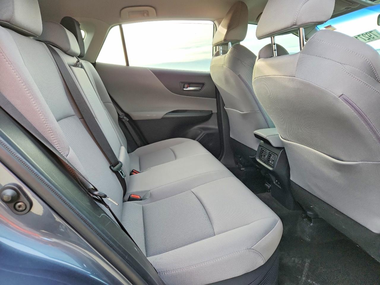 2021 Toyota Venza Le - zdjęcie 11