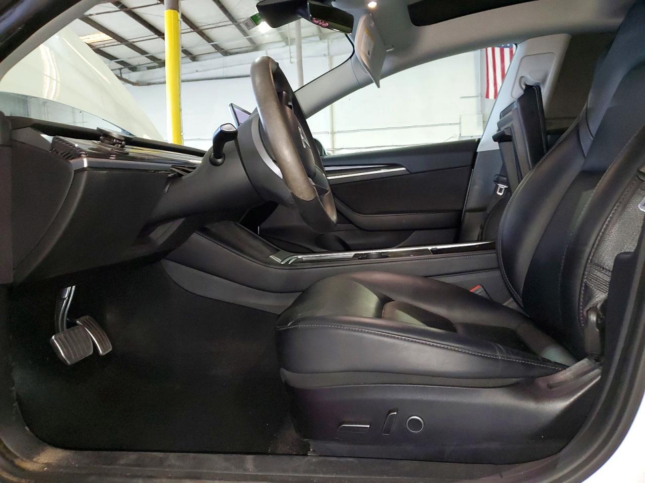 2021 Tesla Model 3 - zdjęcie 7