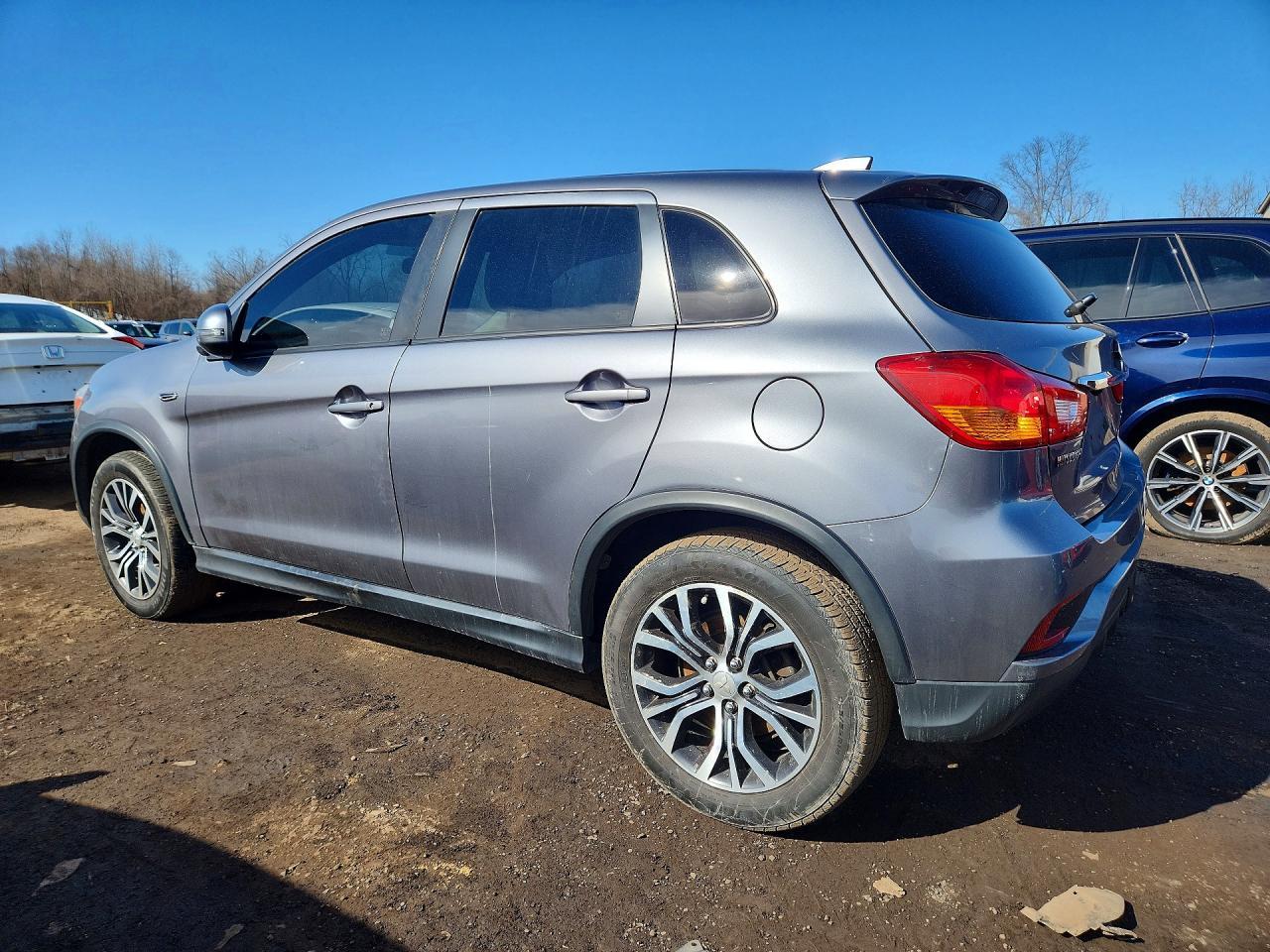 2018 Mitsubishi Outlander Sport Es - zdjęcie 2