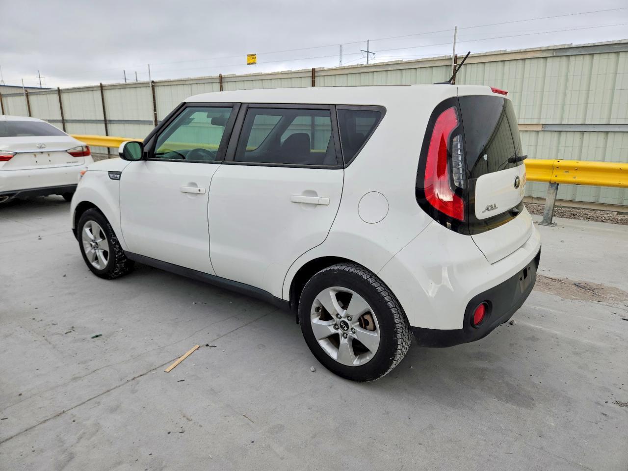 2017 Kia Soul Base - zdjęcie 2