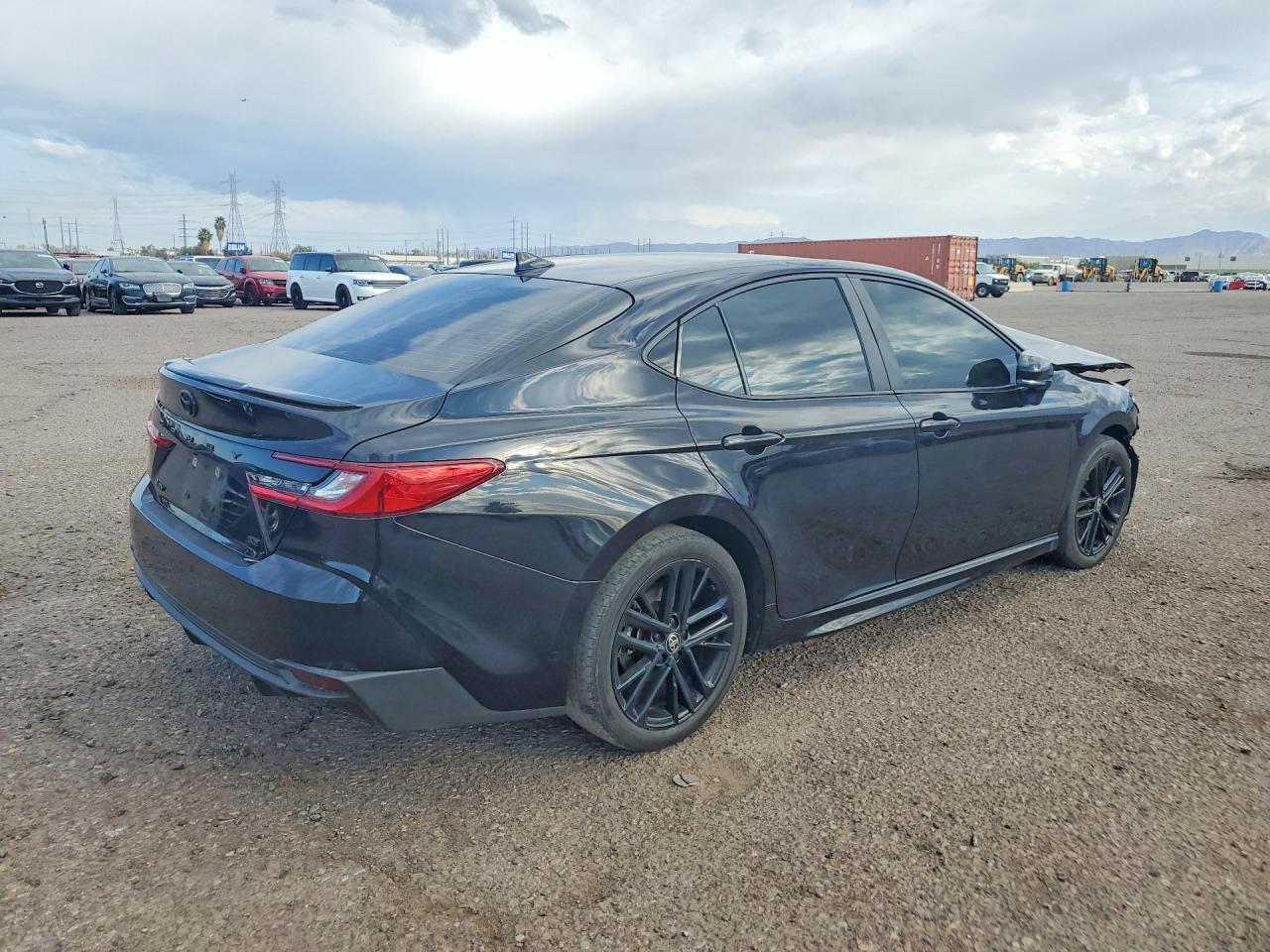 2025 Toyota Camry Se - zdjęcie 3