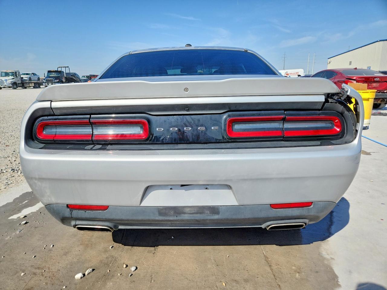 2021 Dodge Challenger Sxt - zdjęcie 6