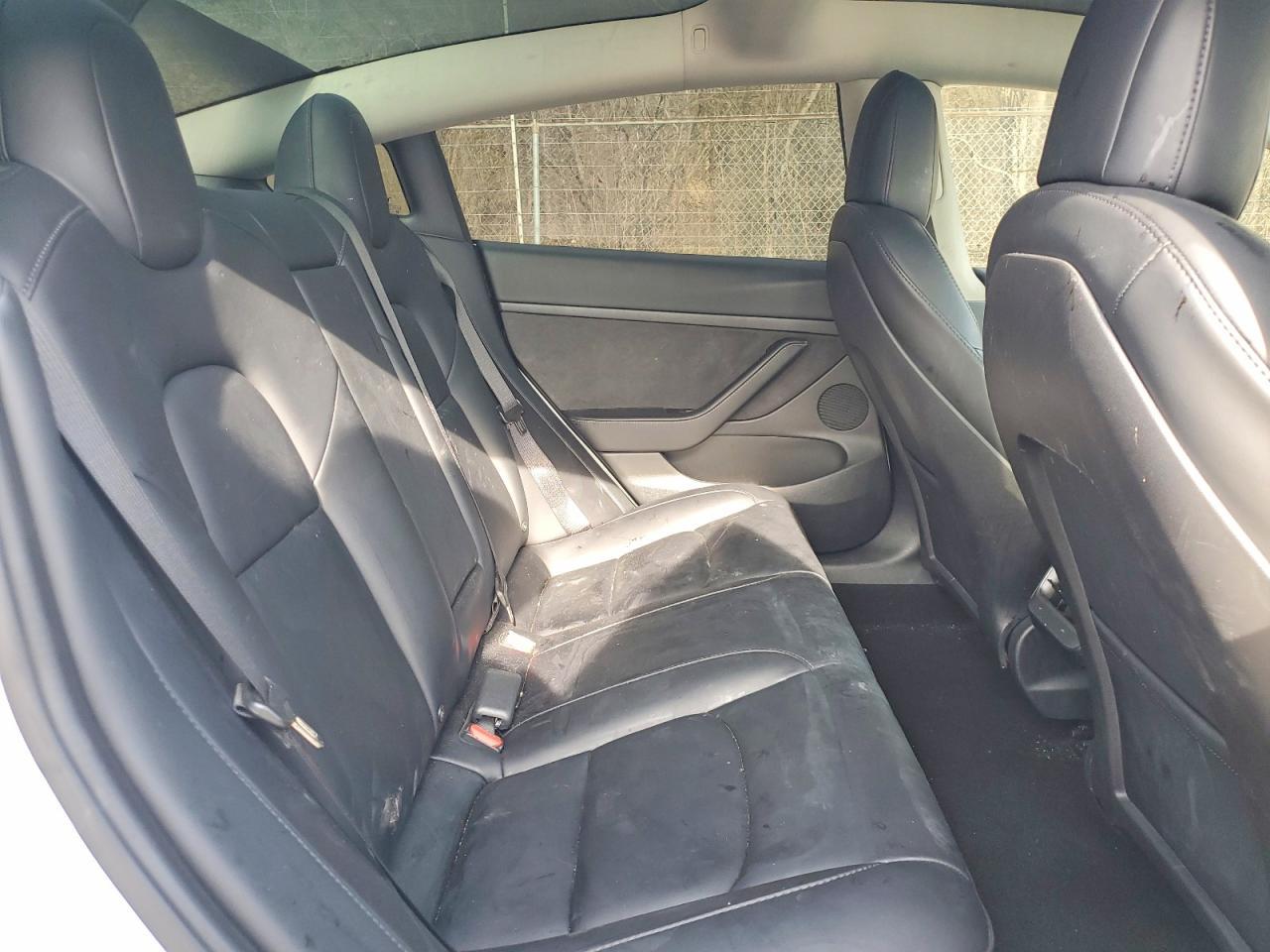 2022 Tesla Model 3 - zdjęcie 10