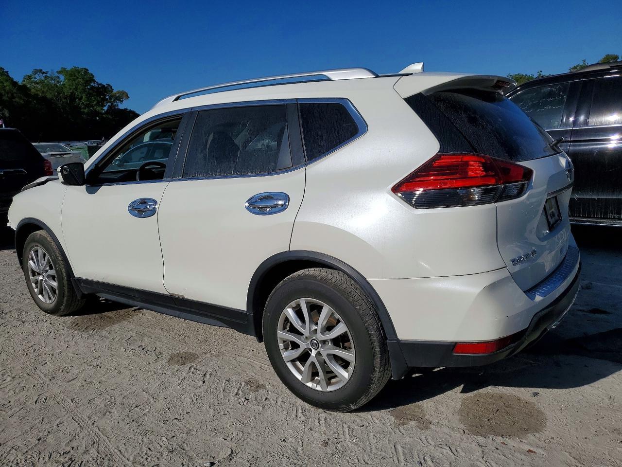 2017 Nissan Rogue S - zdjęcie 2