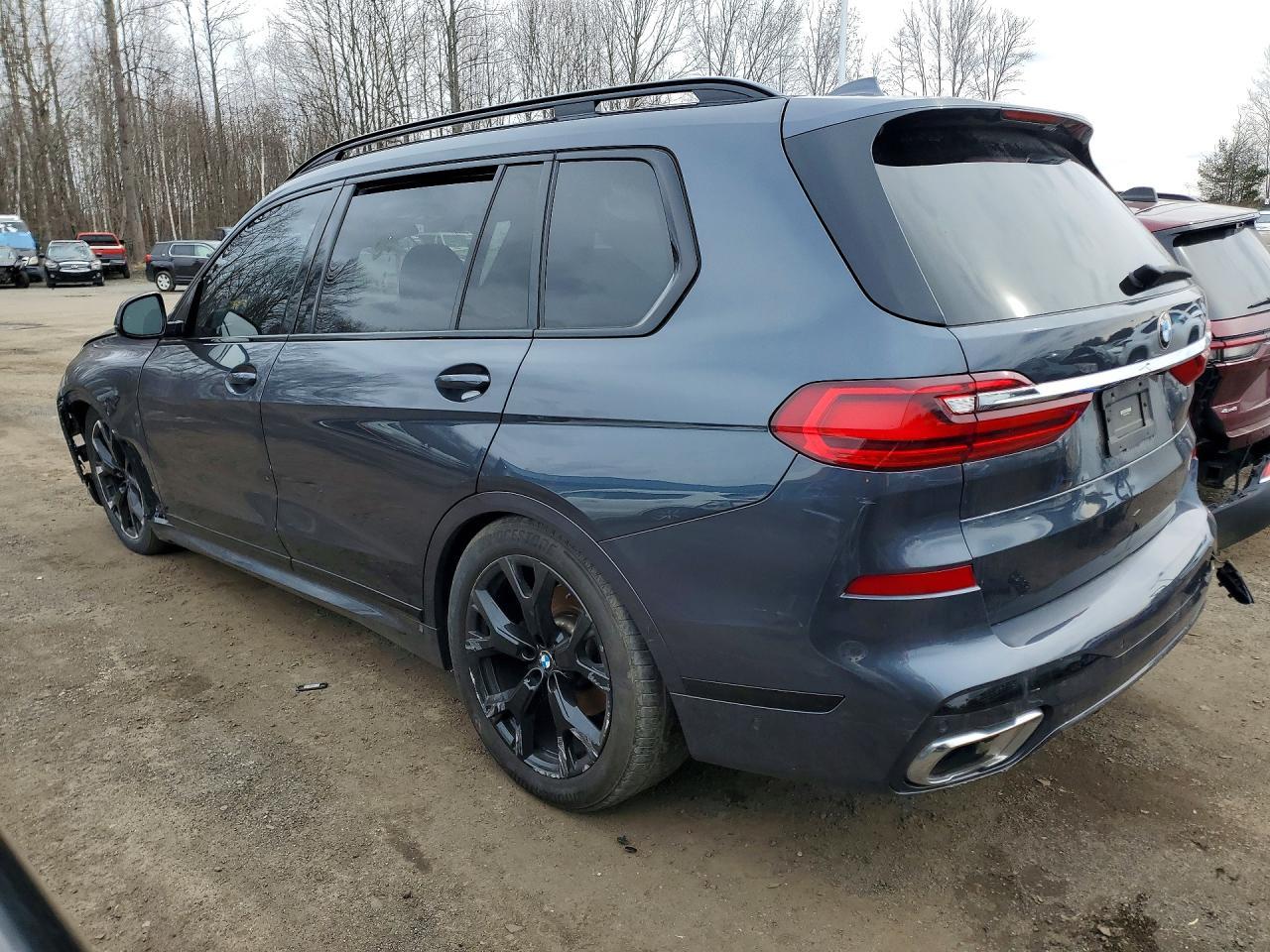 2022 BMW X7 xDrive40I - zdjęcie 2