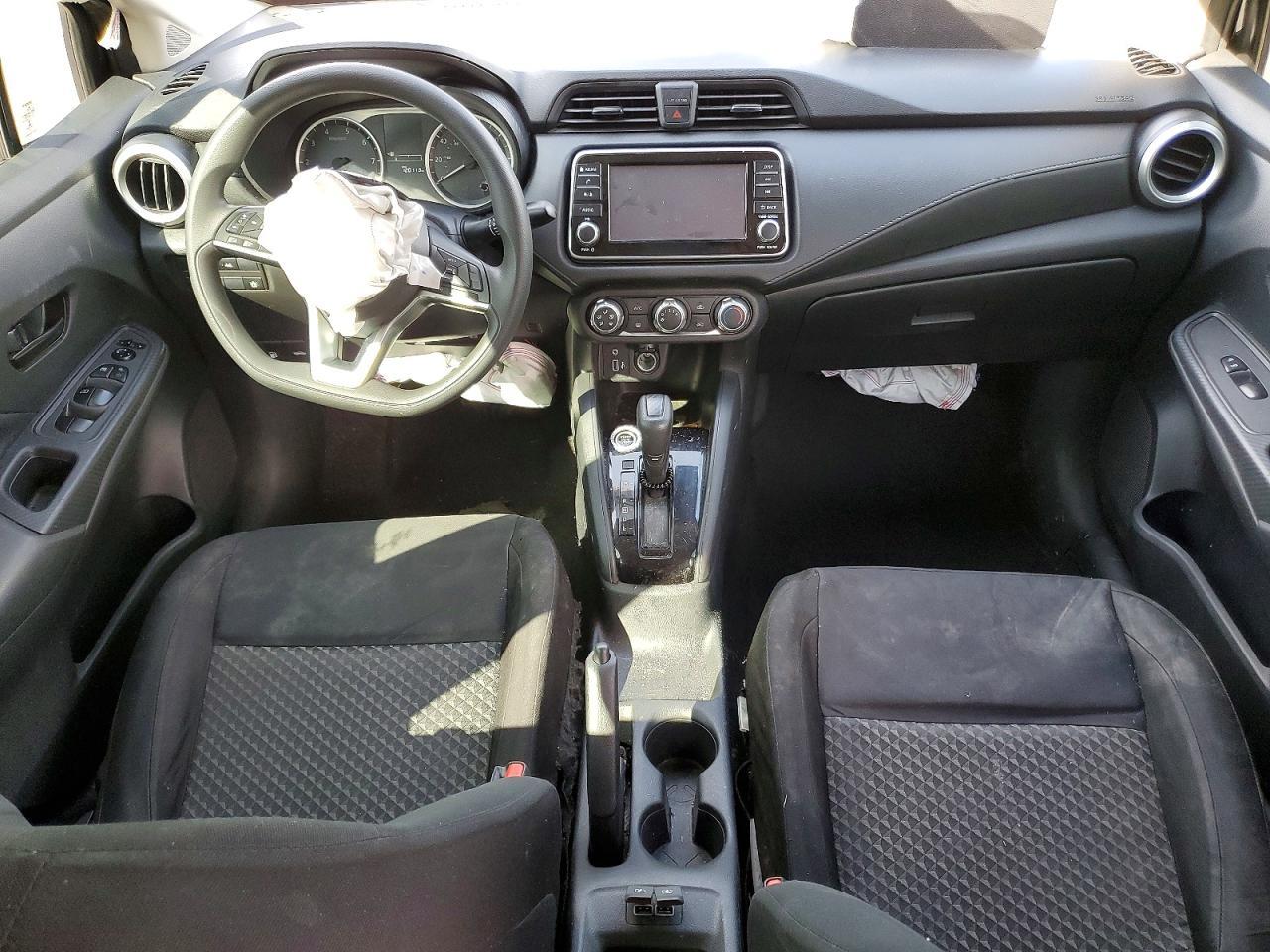 2021 Nissan Versa S - zdjęcie 8